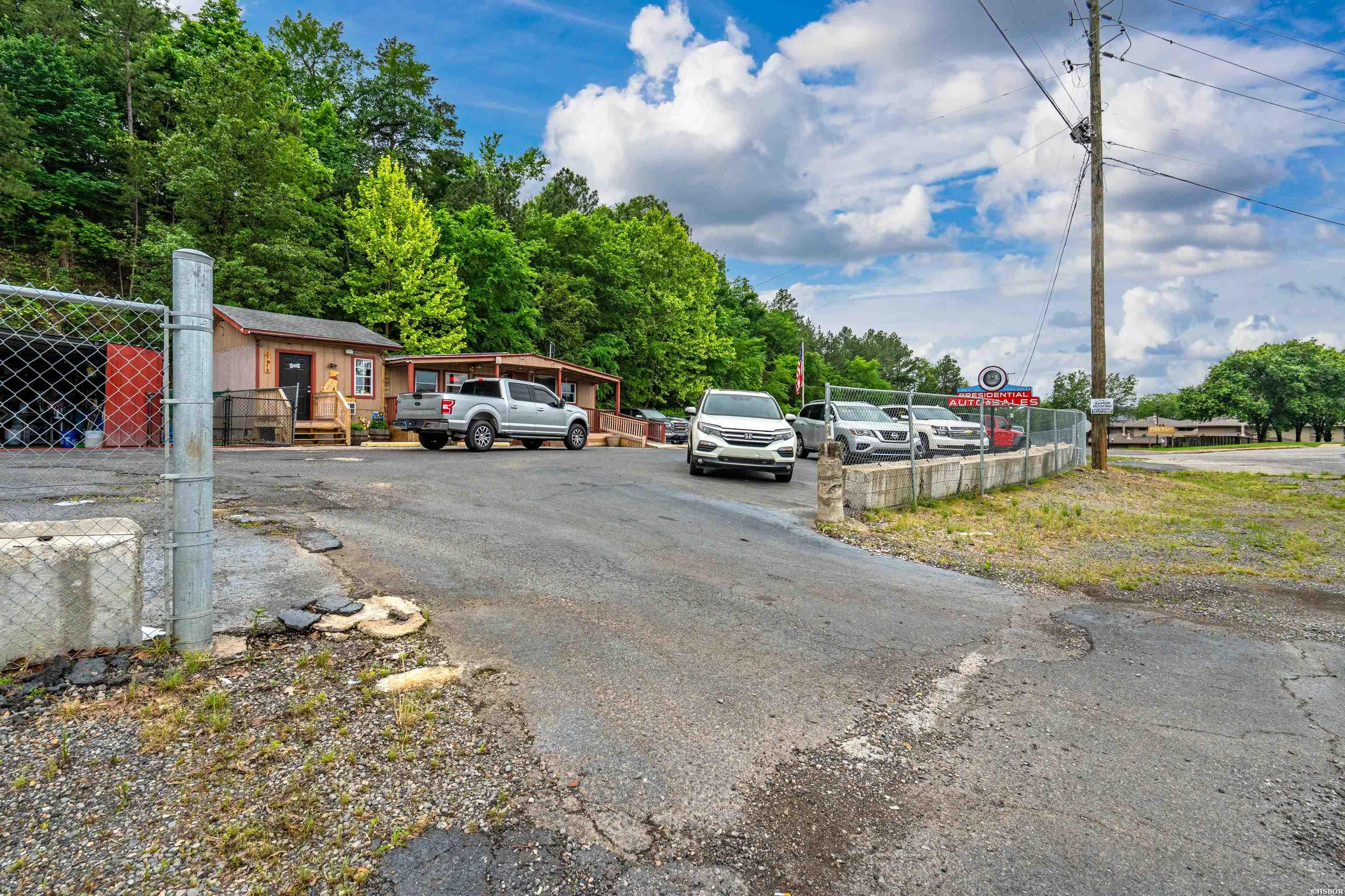 2711 Albert Pike Property Photo 12