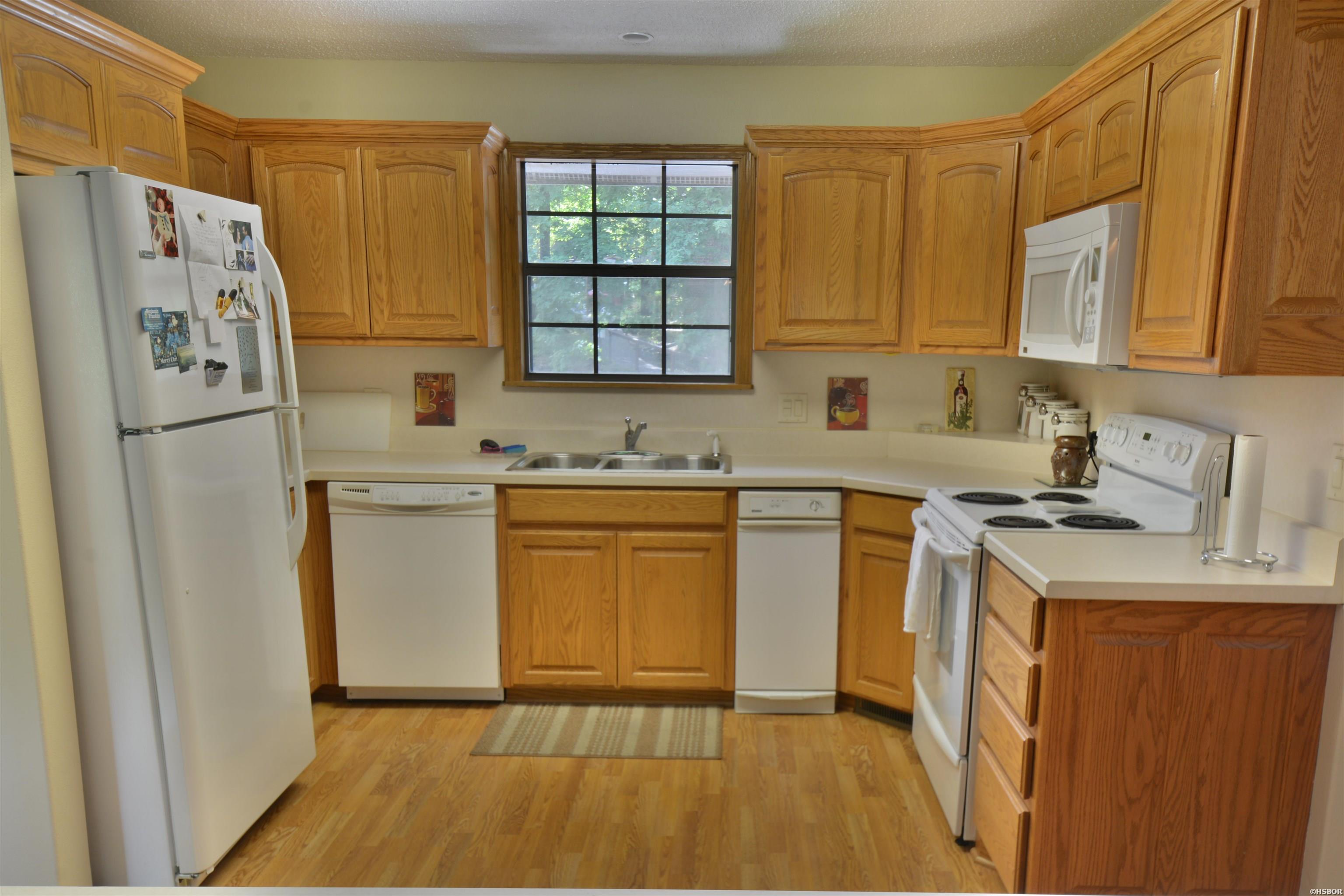 2315 Lakeshore Property Photo 5