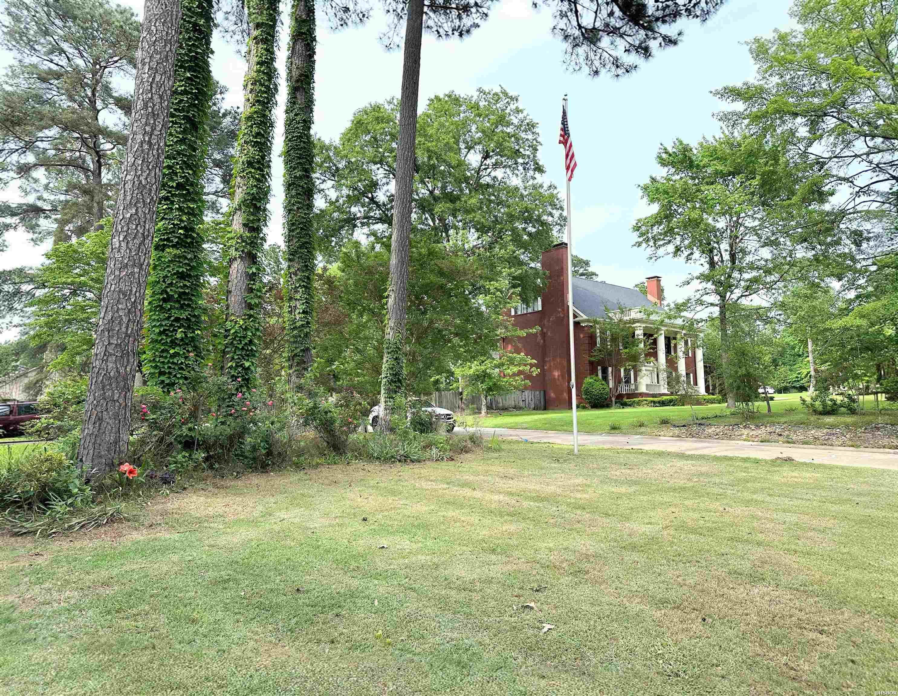 1808 Royal Oaks Drive Property Photo 3