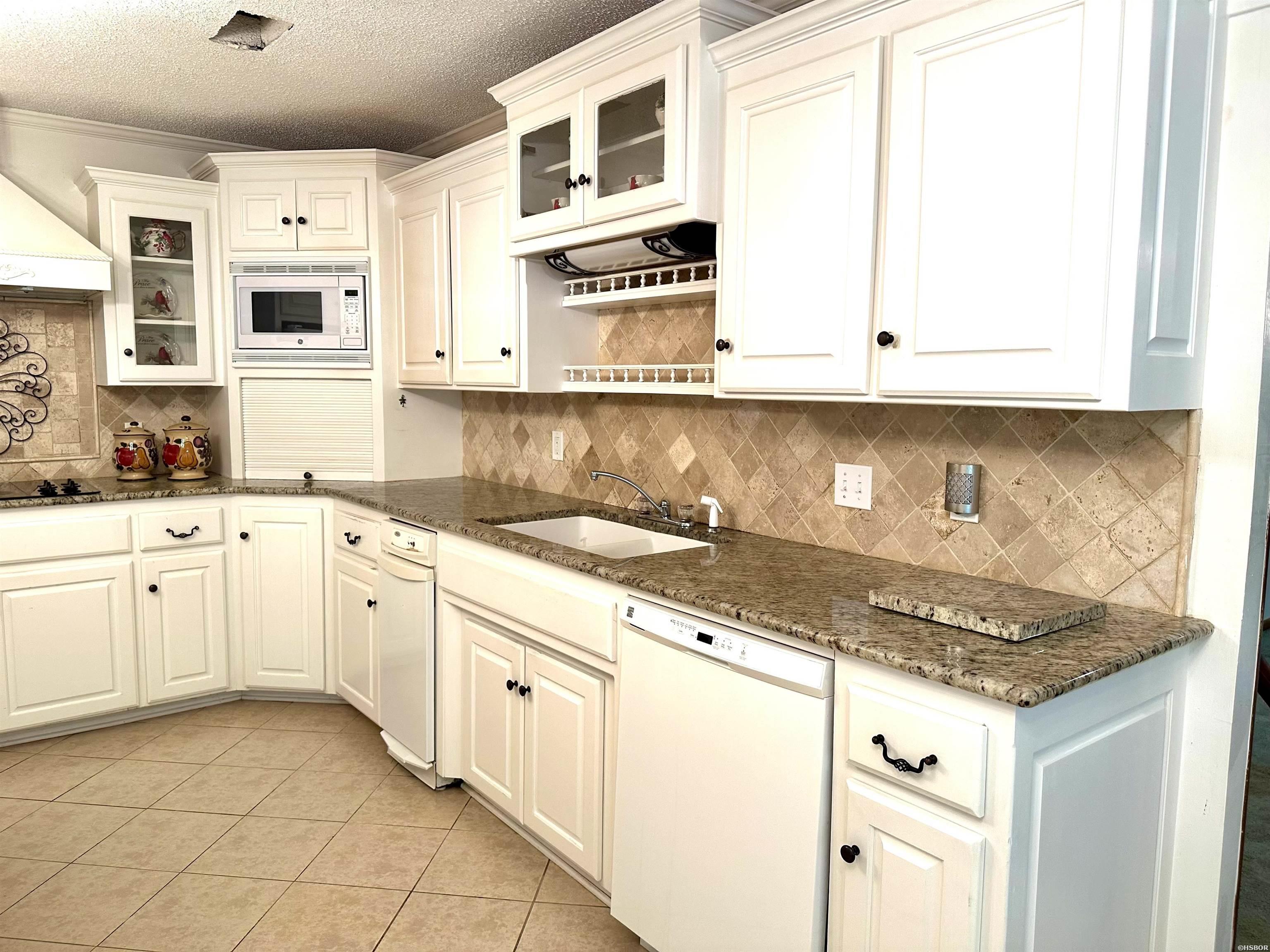 1808 Royal Oaks Drive Property Photo 17