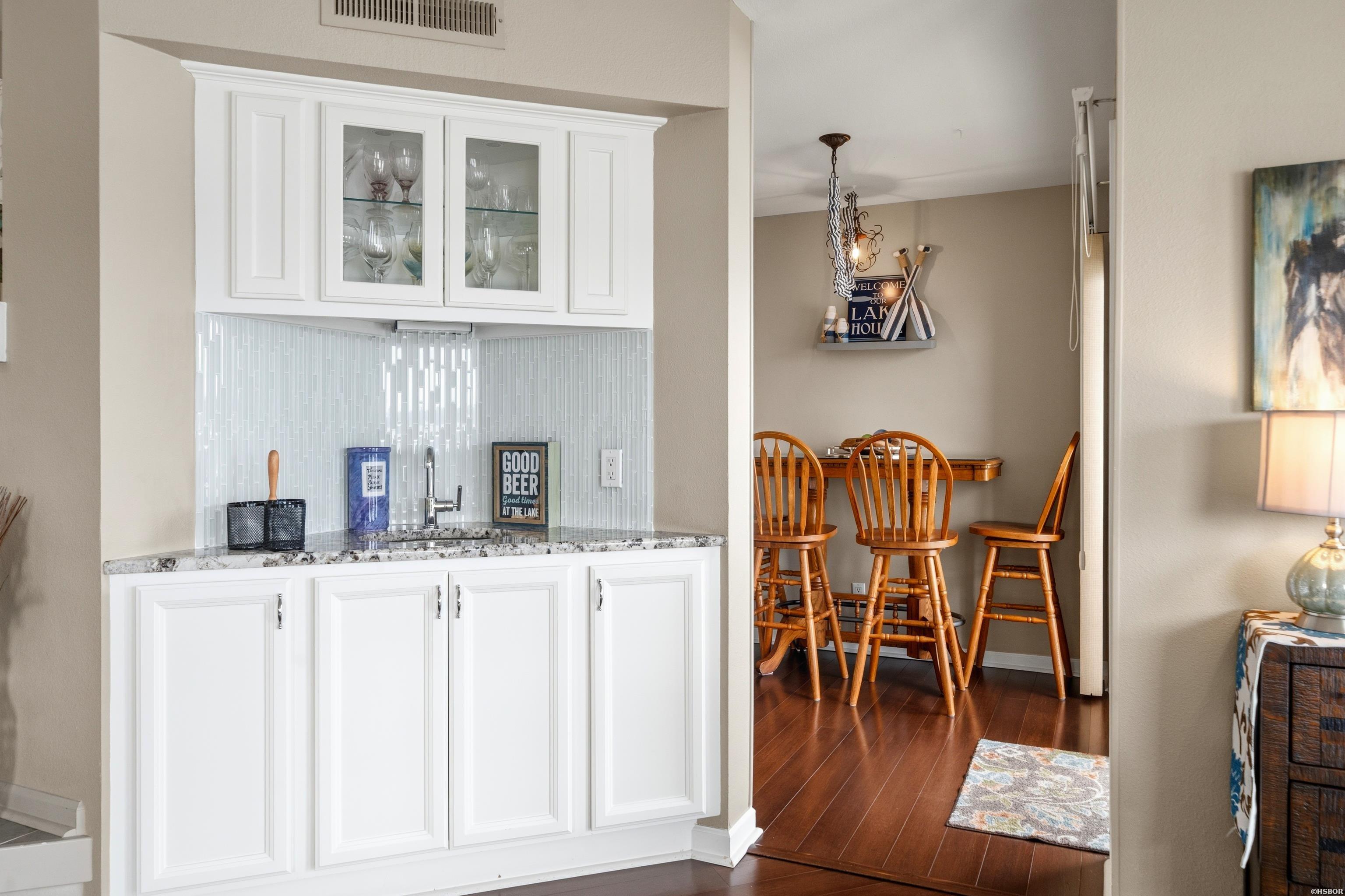 101 Long Island Drive Property Photo 15