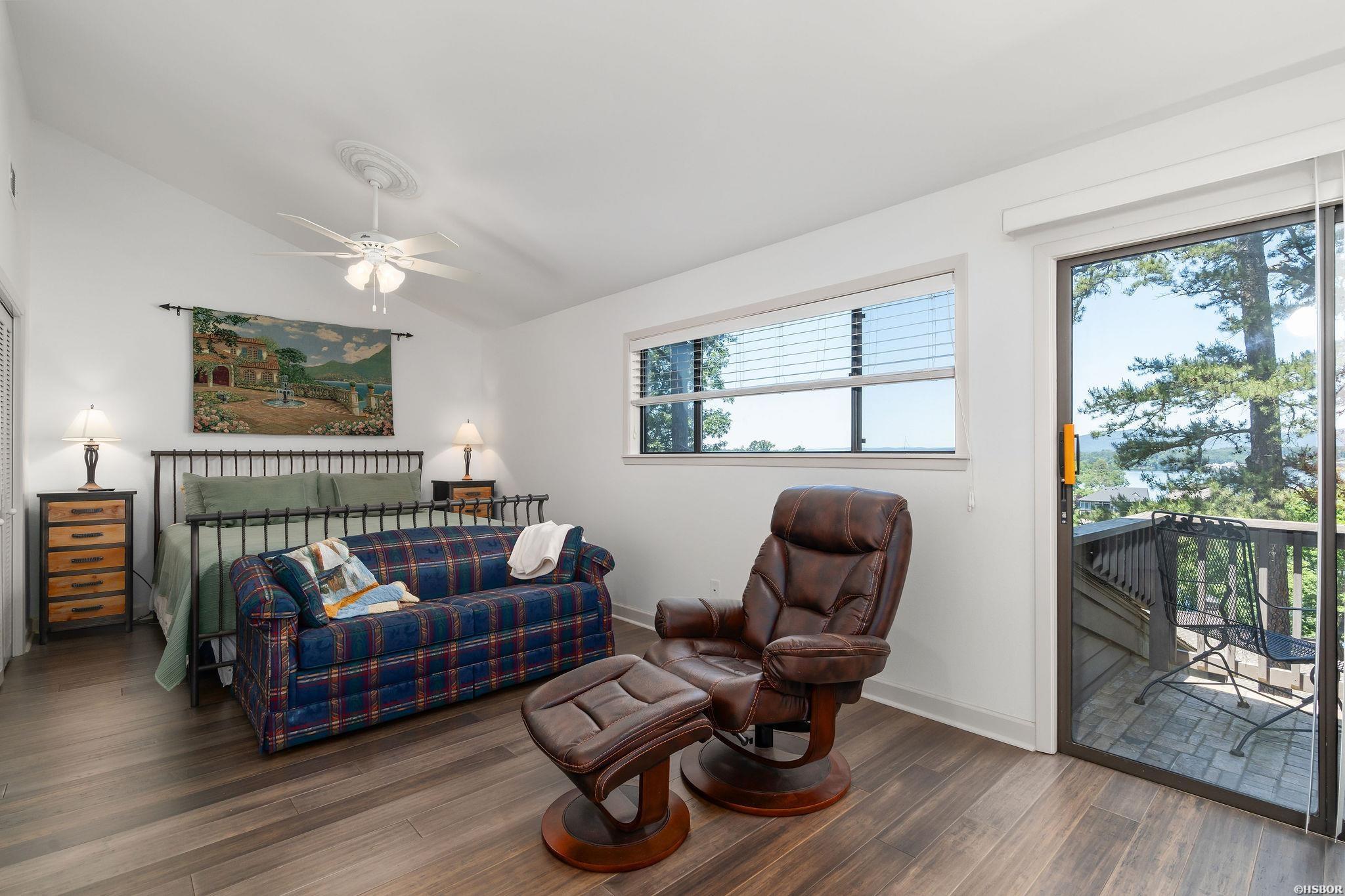 200 Hamilton Oaks Drive Property Photo 18