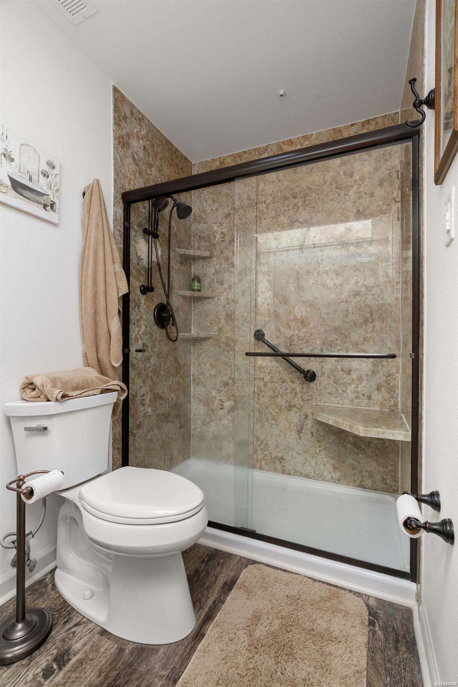 200 Hamilton Oaks Drive Property Photo 21