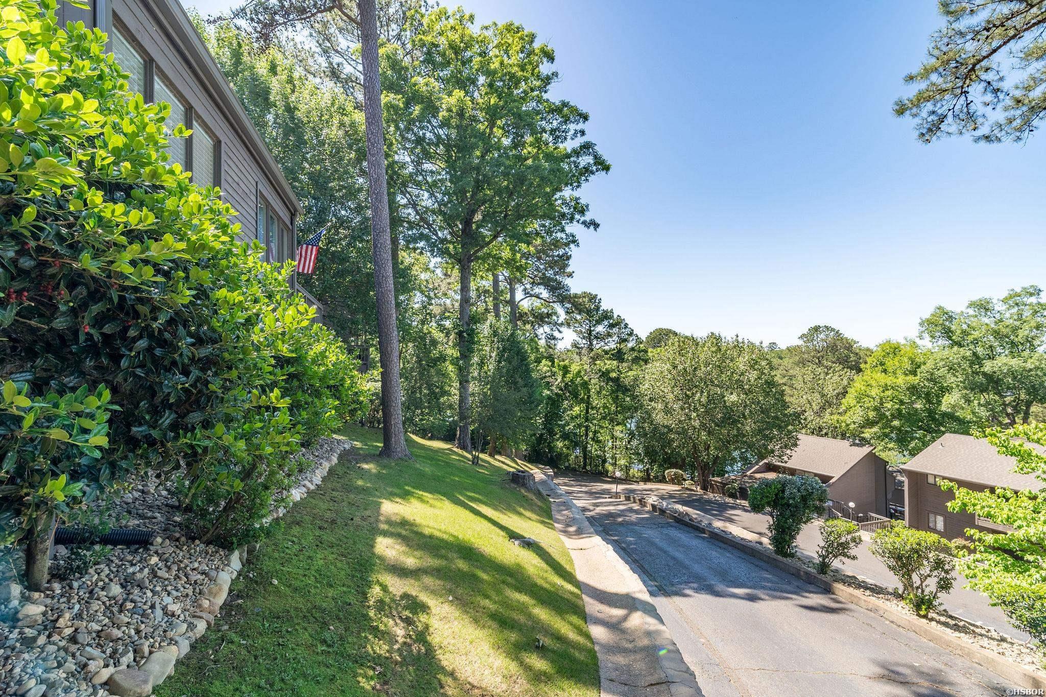200 Hamilton Oaks Drive Property Photo 32