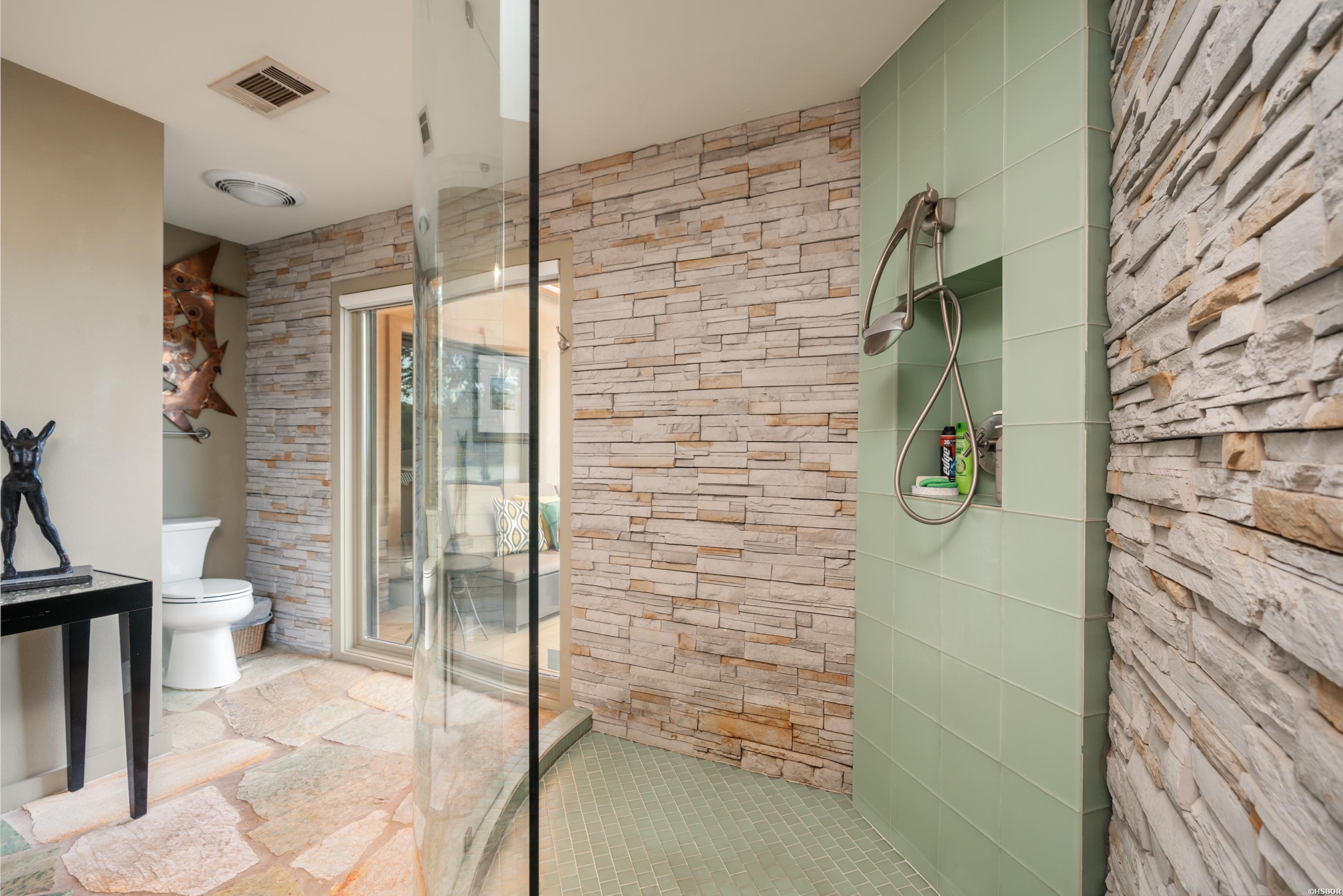 300 Pinehill Property Photo 33