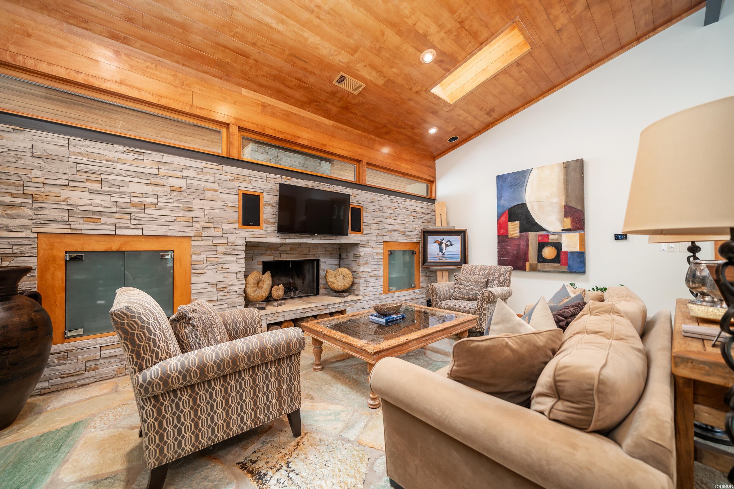 300 Pinehill Property Photo 36