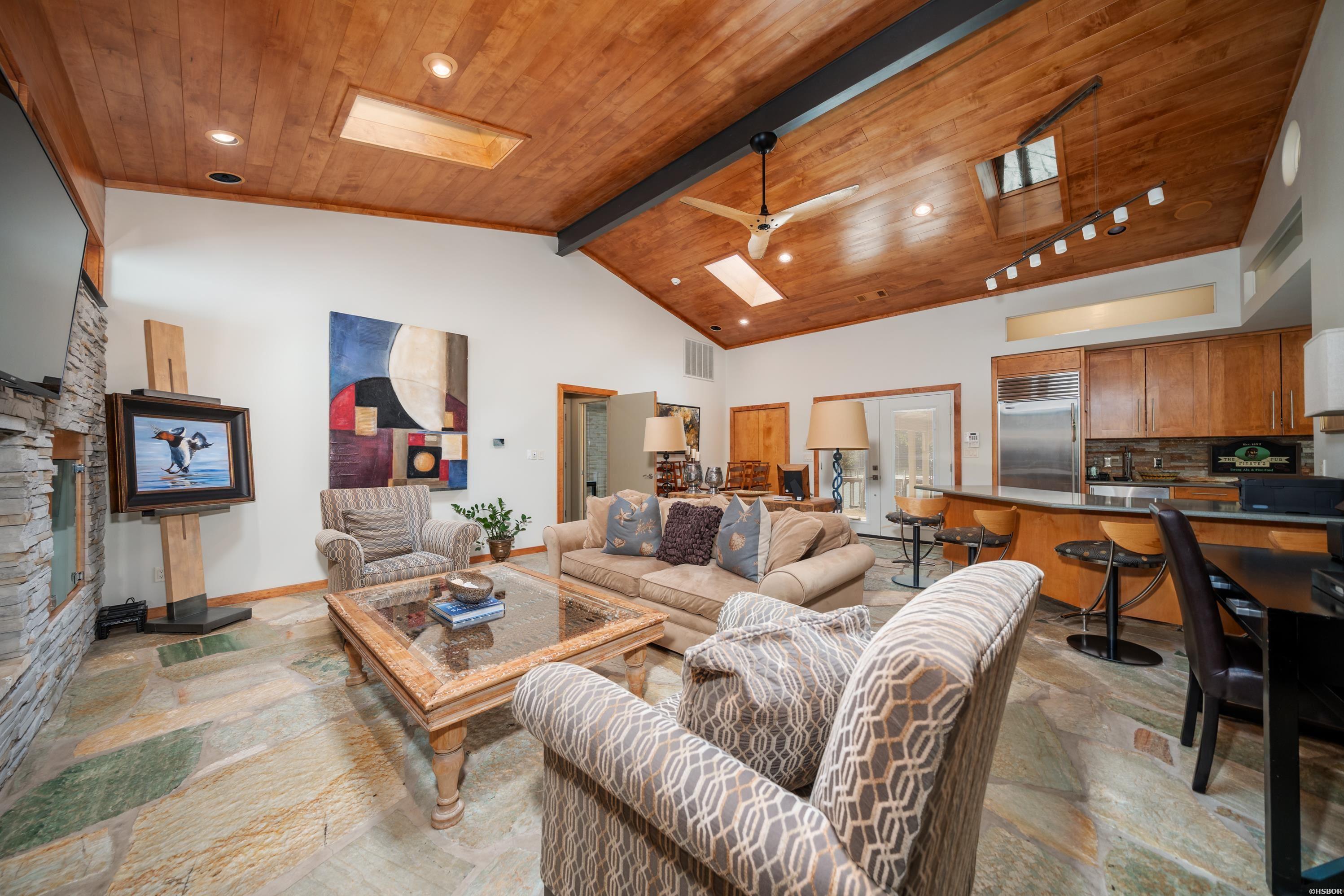 300 Pinehill Property Photo 37