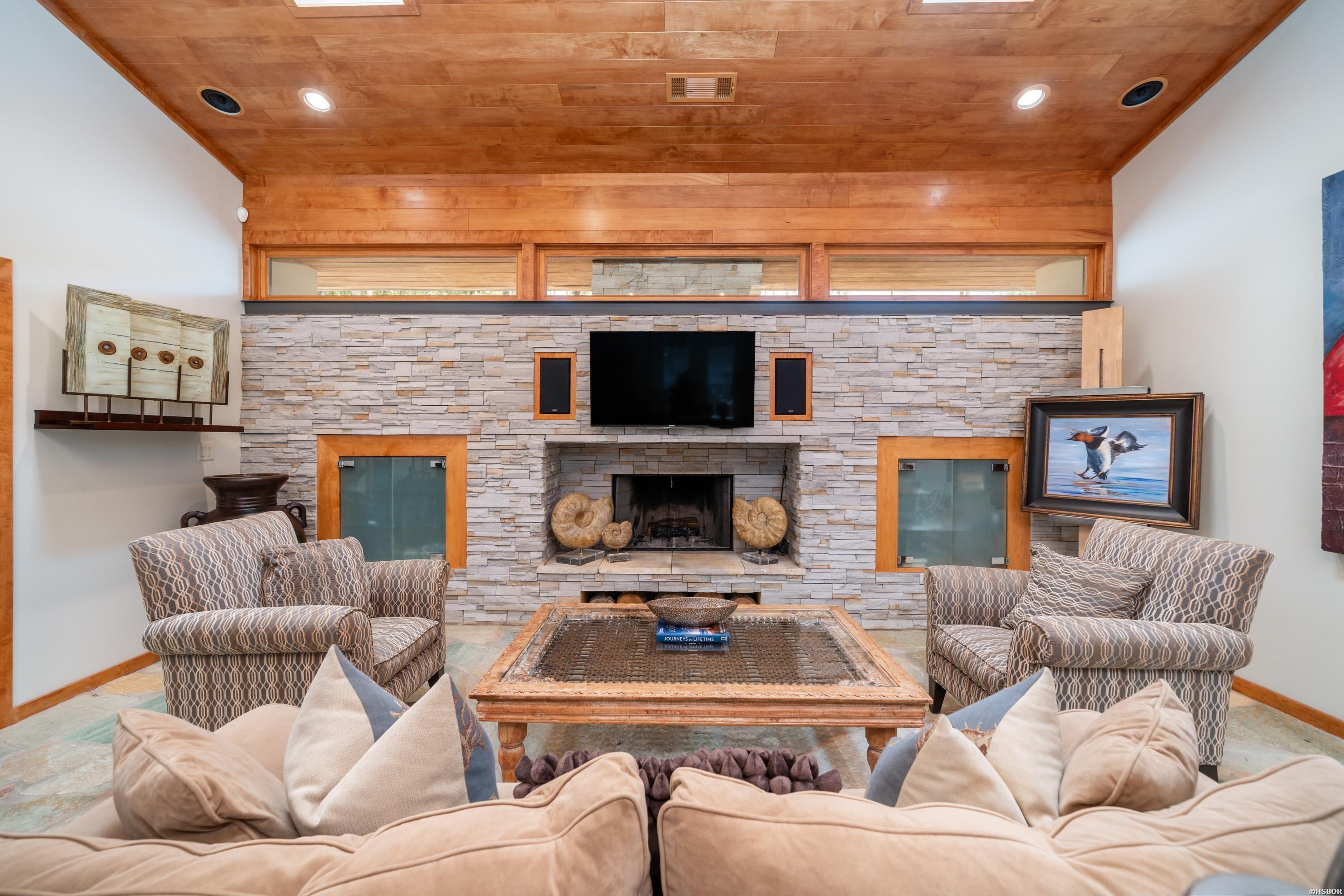 300 Pinehill Property Photo 38