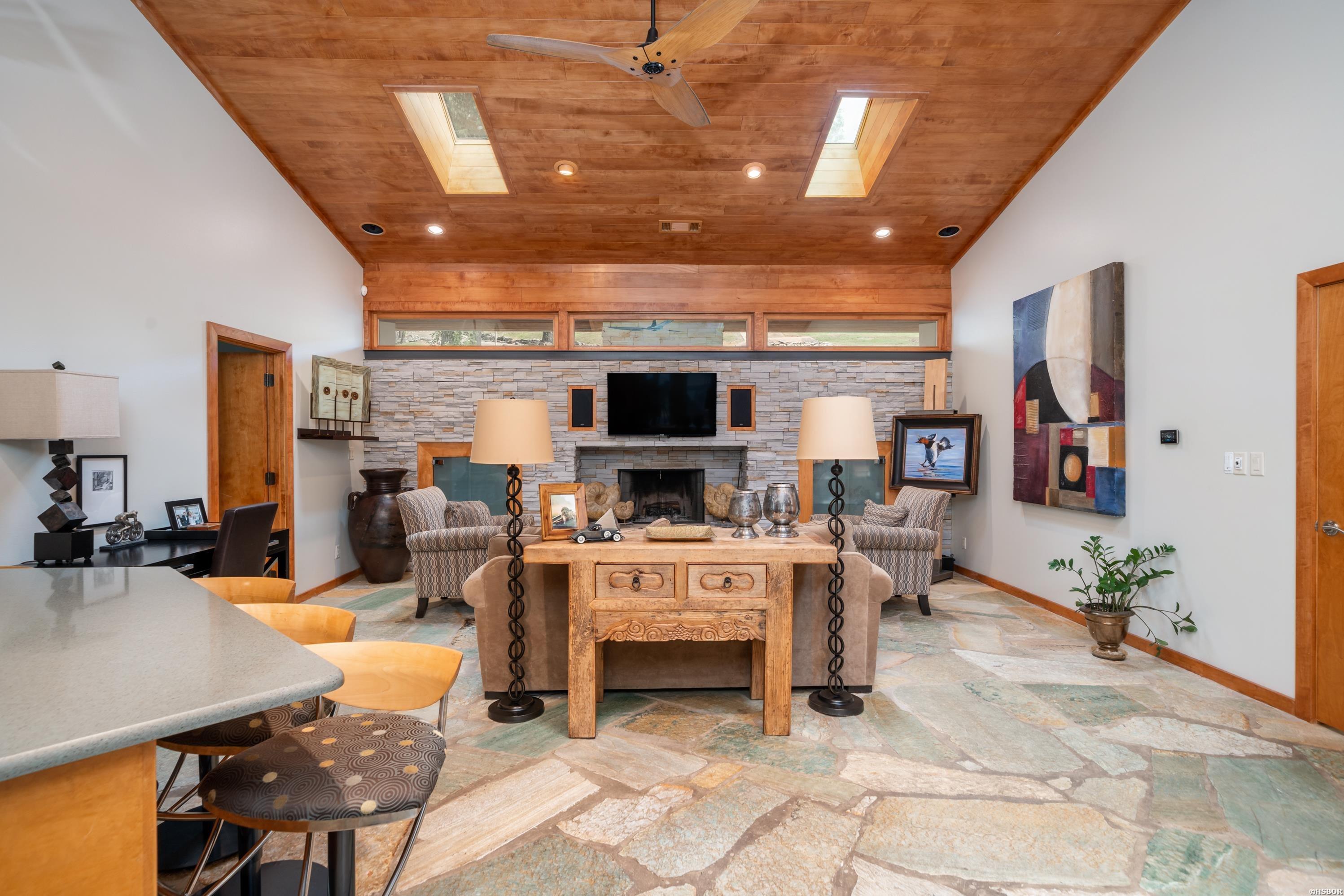 300 Pinehill Property Photo 39