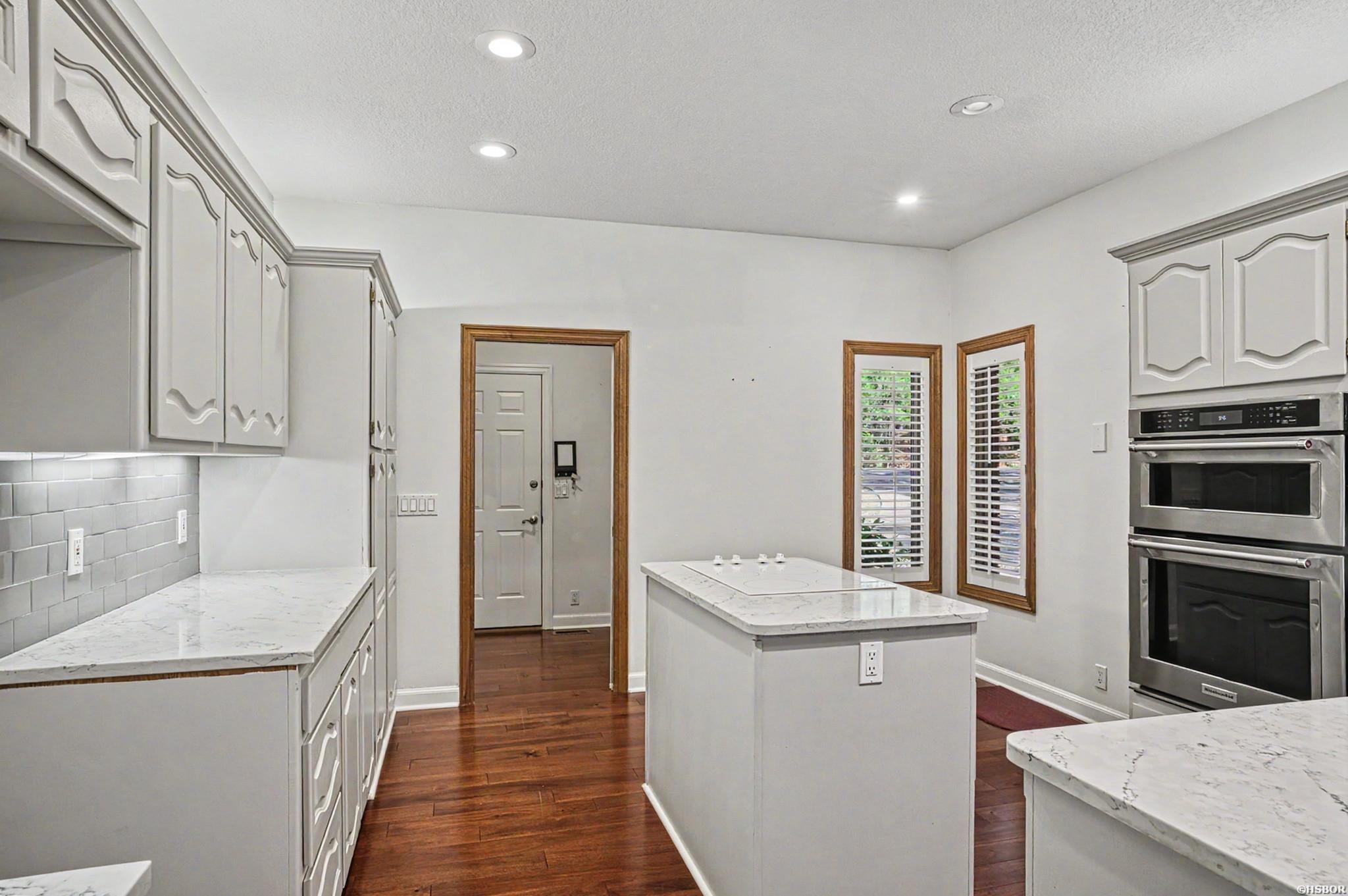214 Pizarro Drive Property Photo 4