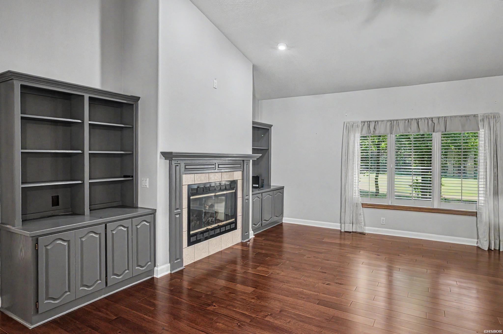 214 Pizarro Drive Property Photo 8