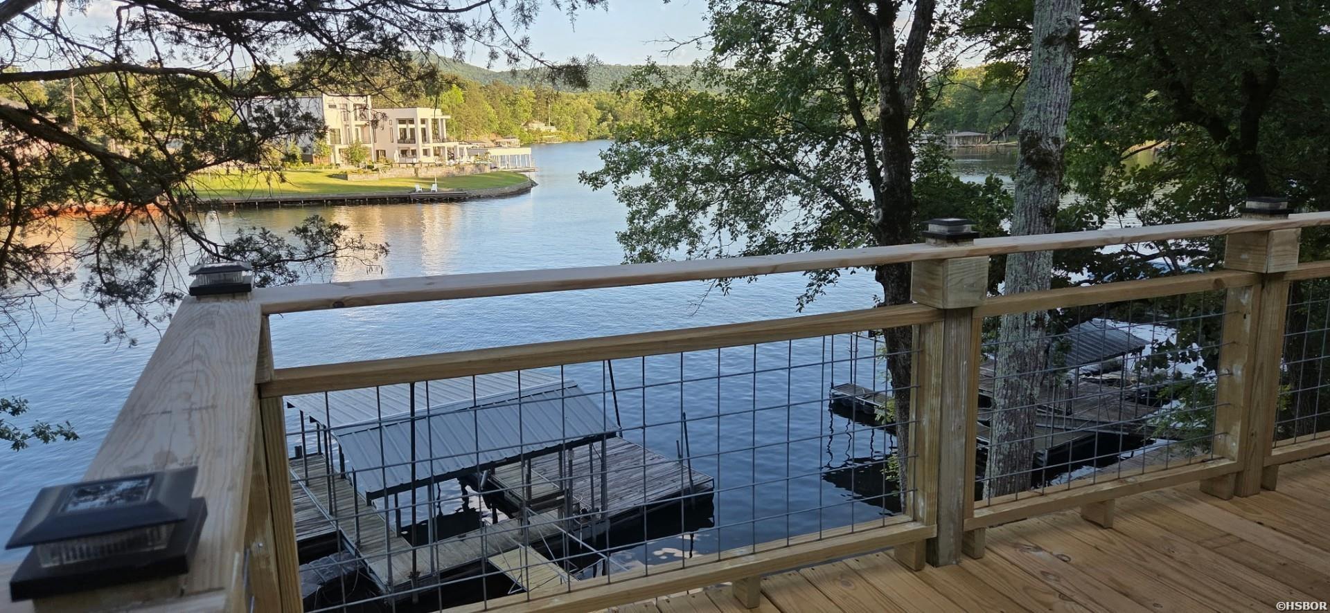 318 Tepee Terrace Property Photo 4