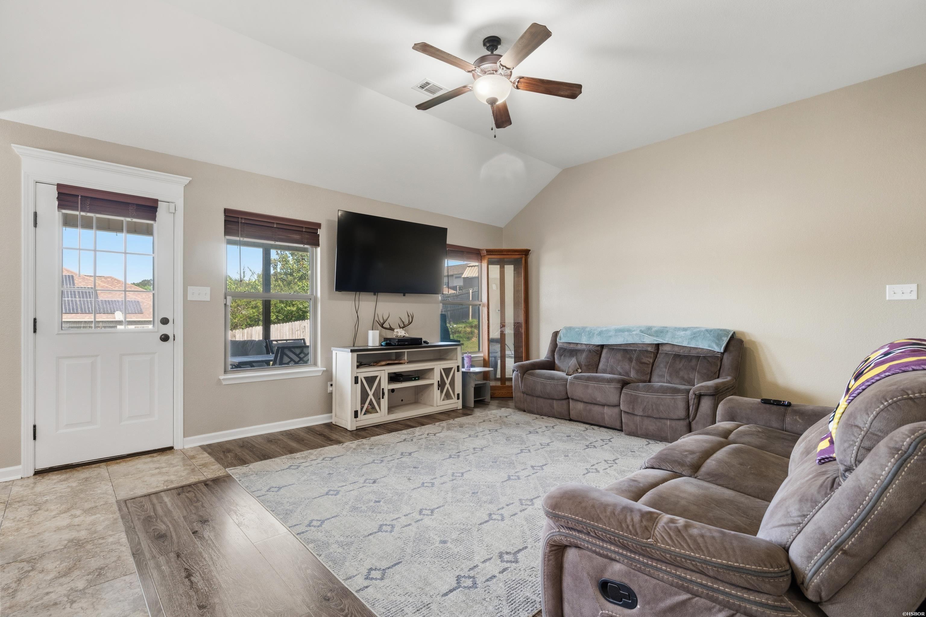 120 Hillshire Loop Property Photo 3