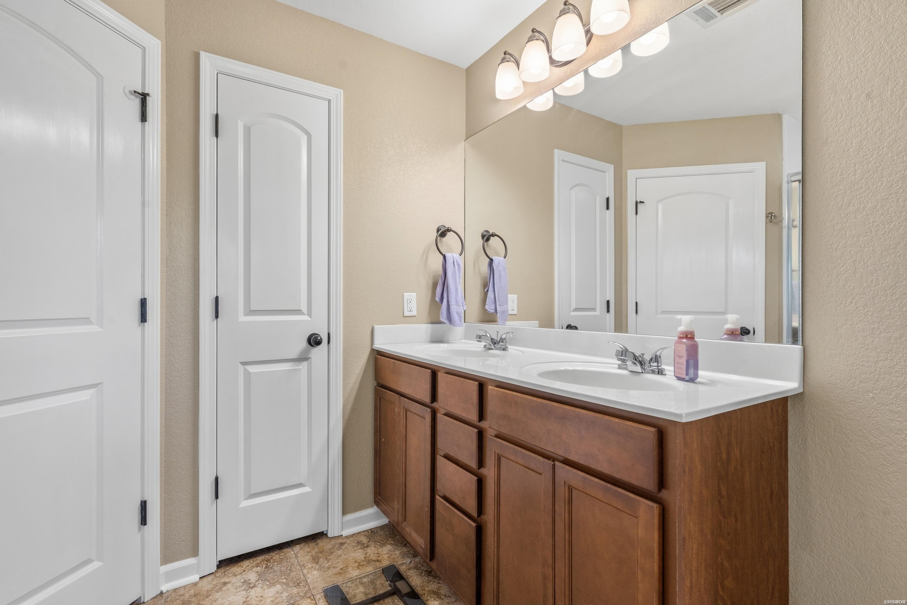 120 Hillshire Loop Property Photo 15