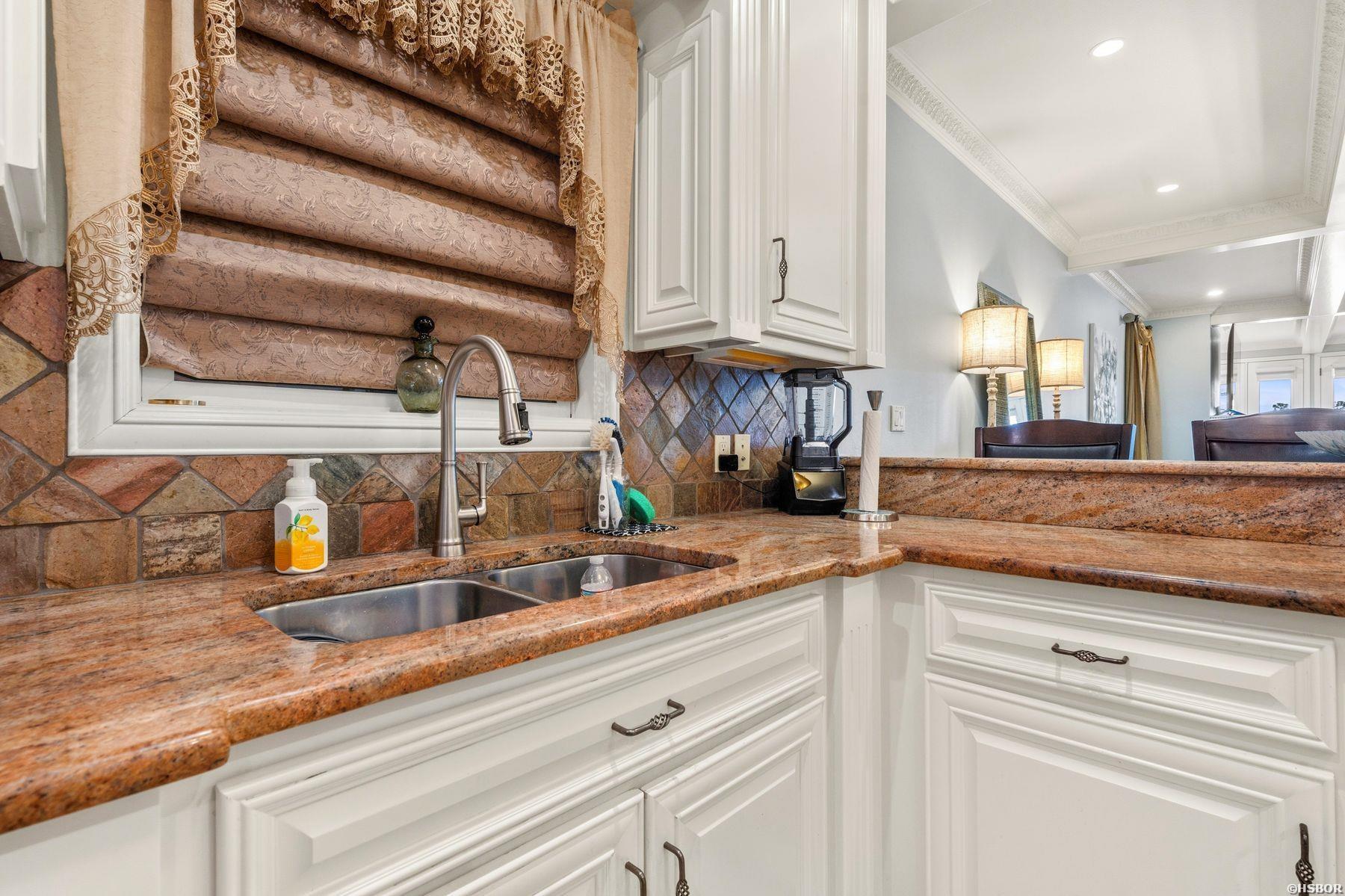106 Grand Isle Drive Property Photo 12