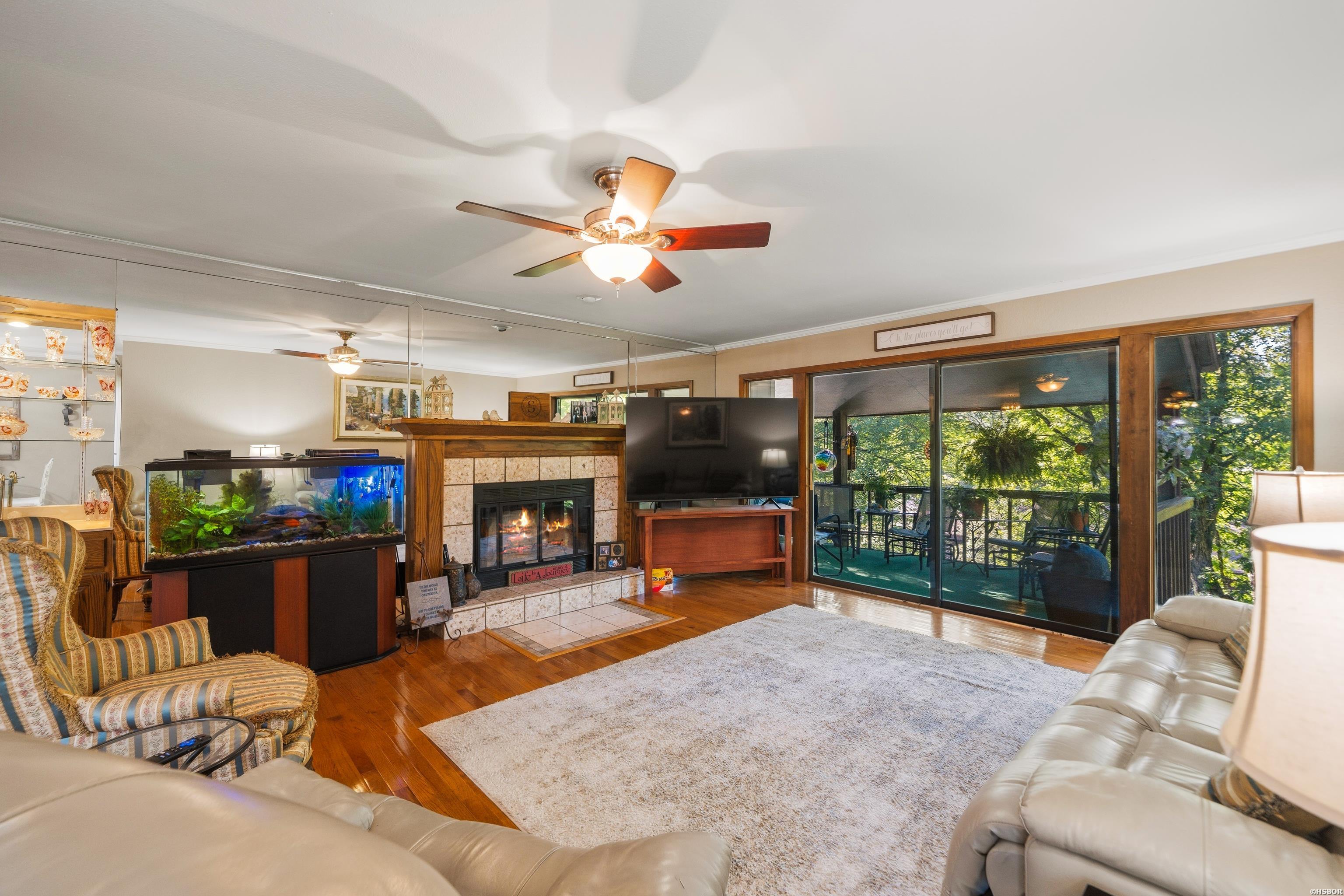 2311 Lakeshore Drive Property Photo 6