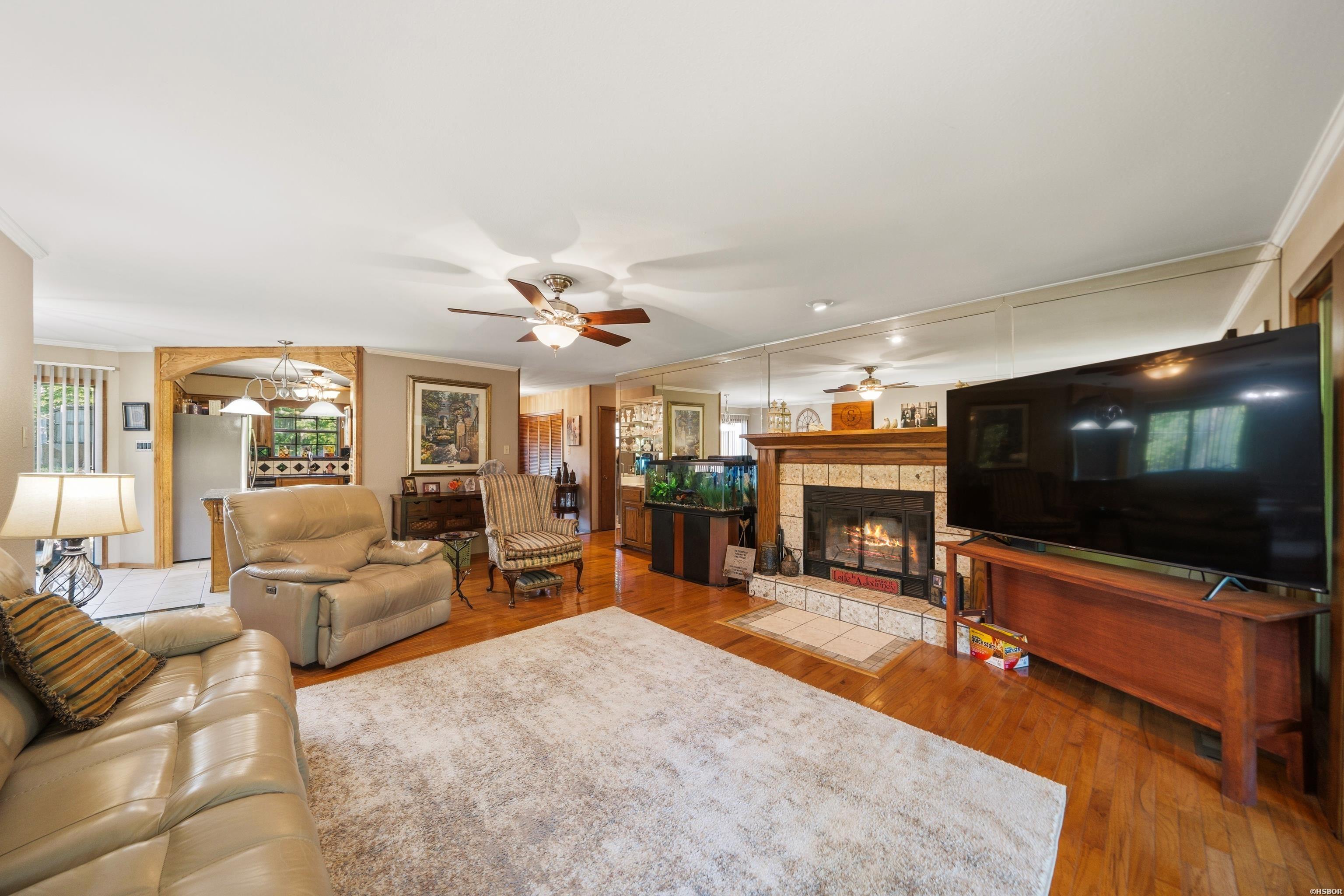 2311 Lakeshore Drive Property Photo 7