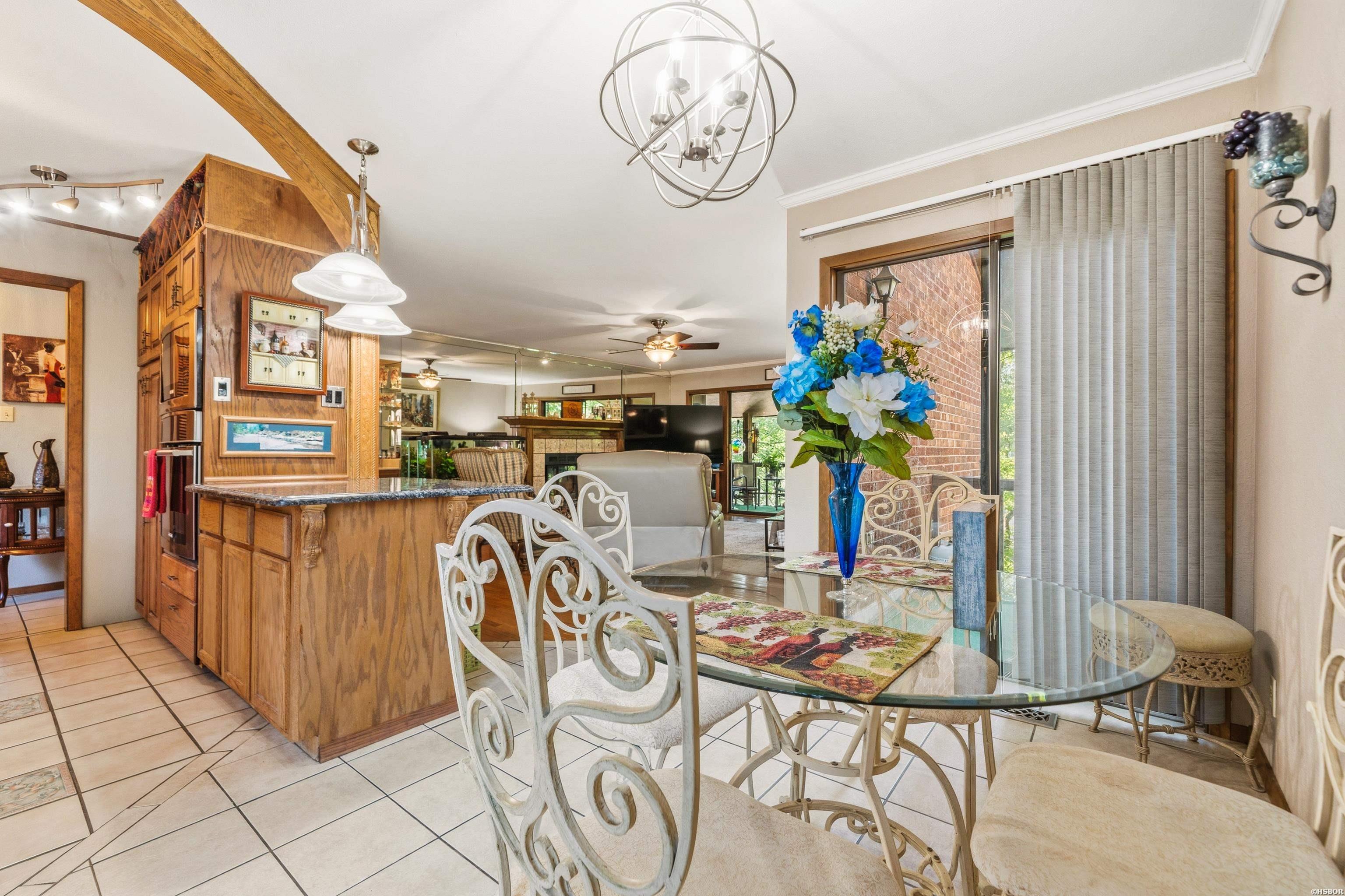 2311 Lakeshore Drive Property Photo 12