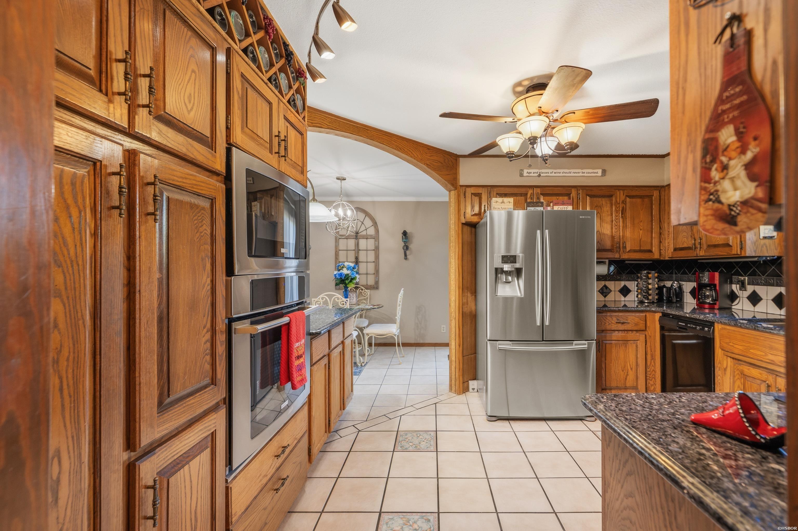 2311 Lakeshore Drive Property Photo 14