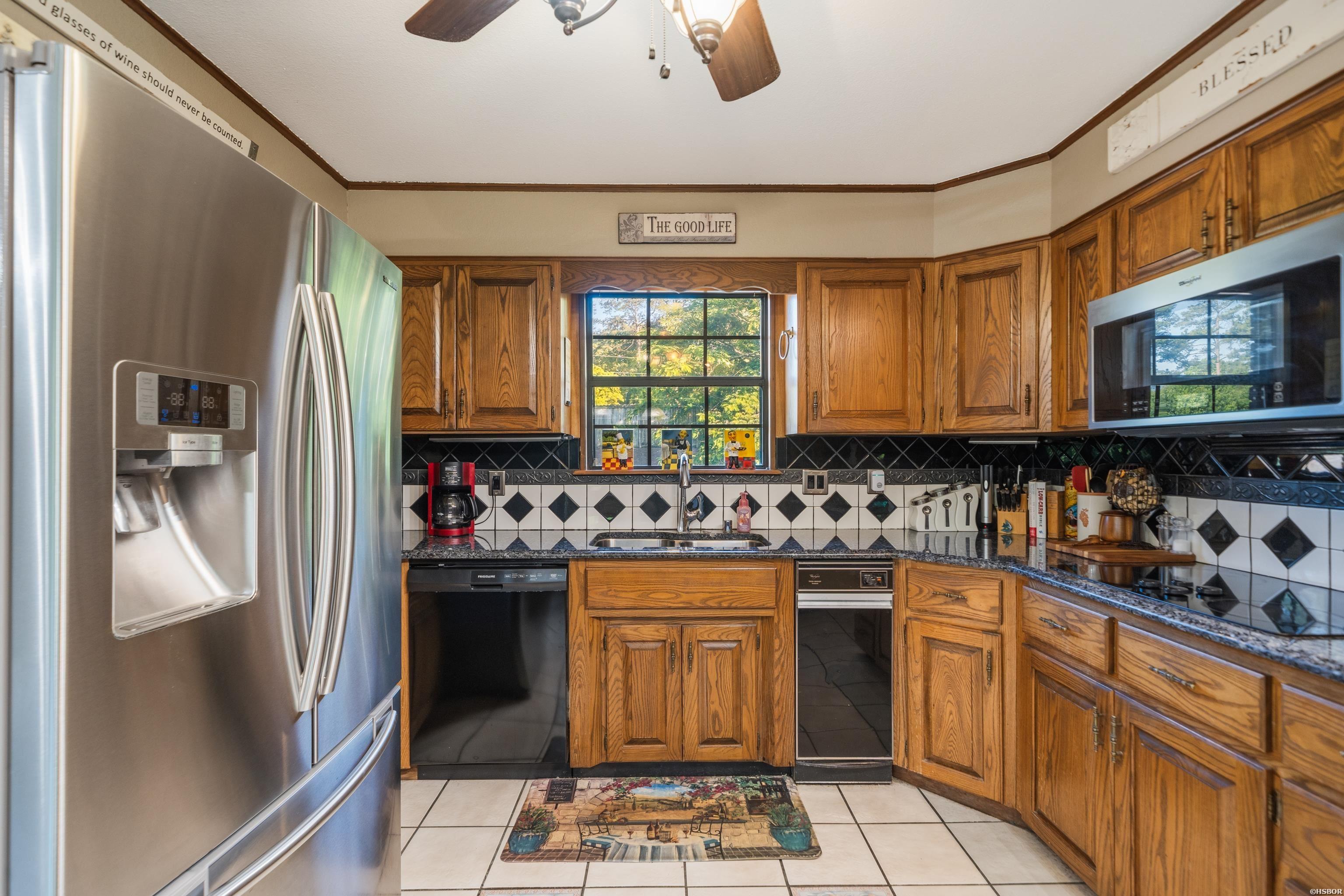 2311 Lakeshore Drive Property Photo 16