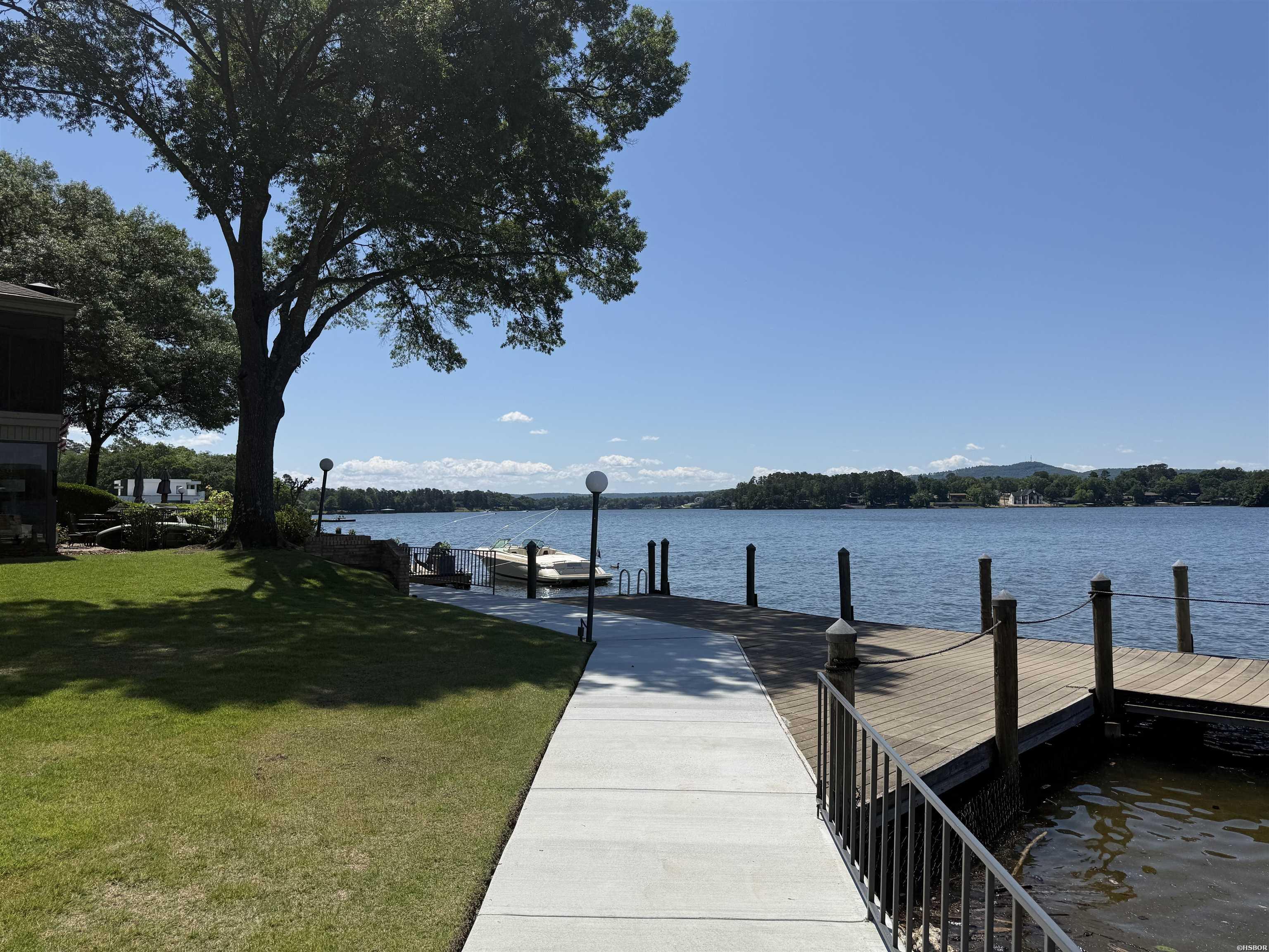 1201 Lakeshore Property Photo 2