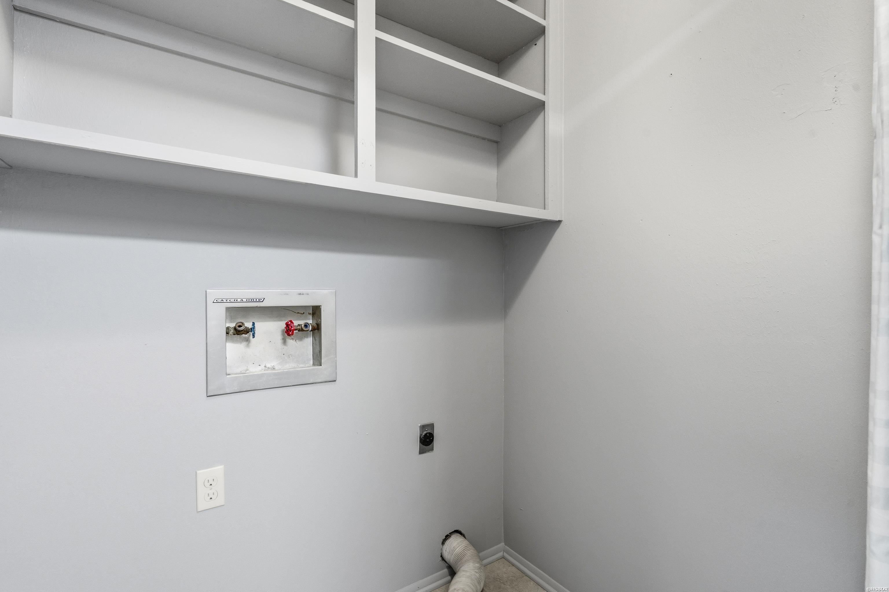 325 Cain Property Photo 18