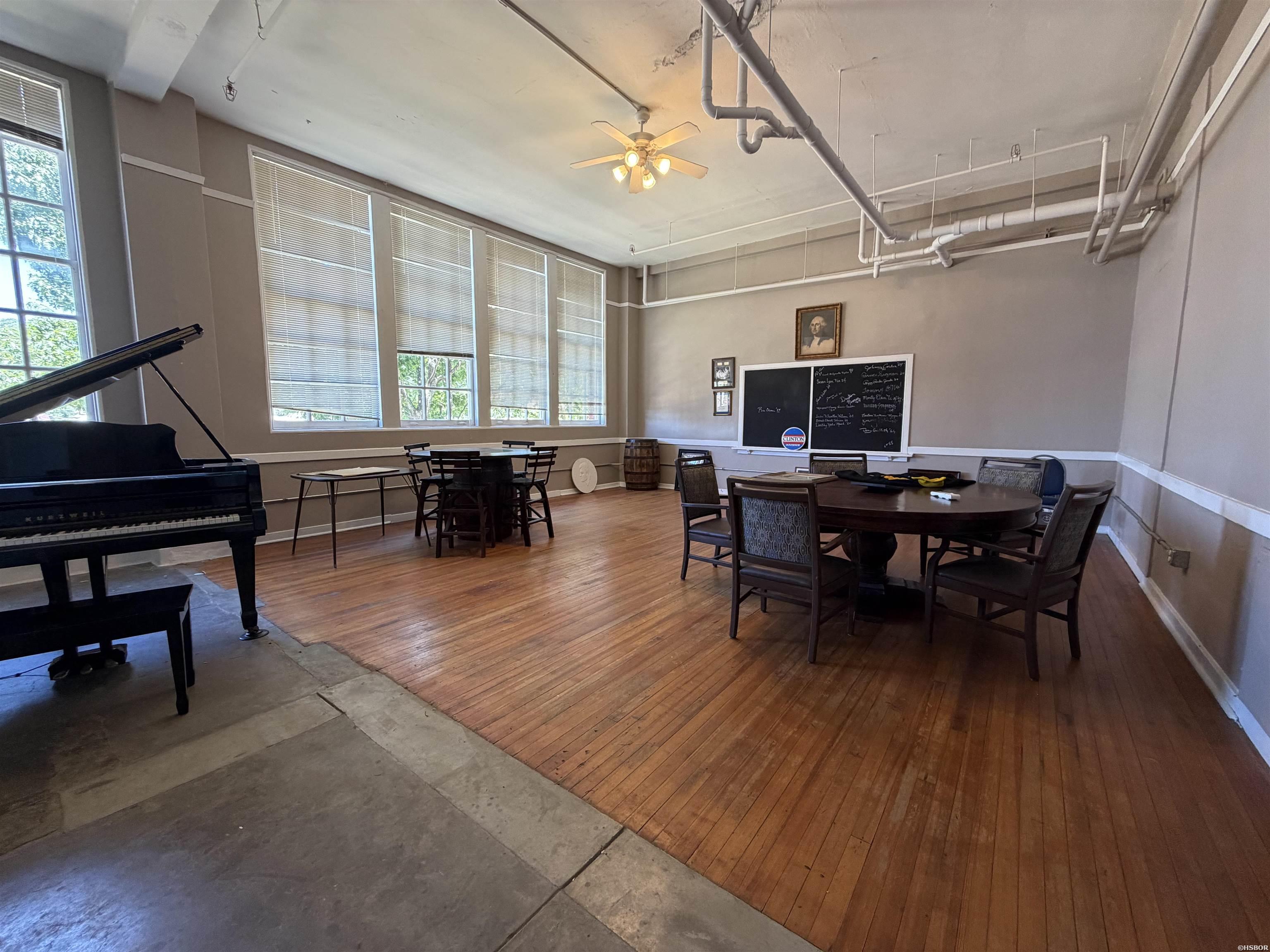 125 Oak Street Property Photo 21