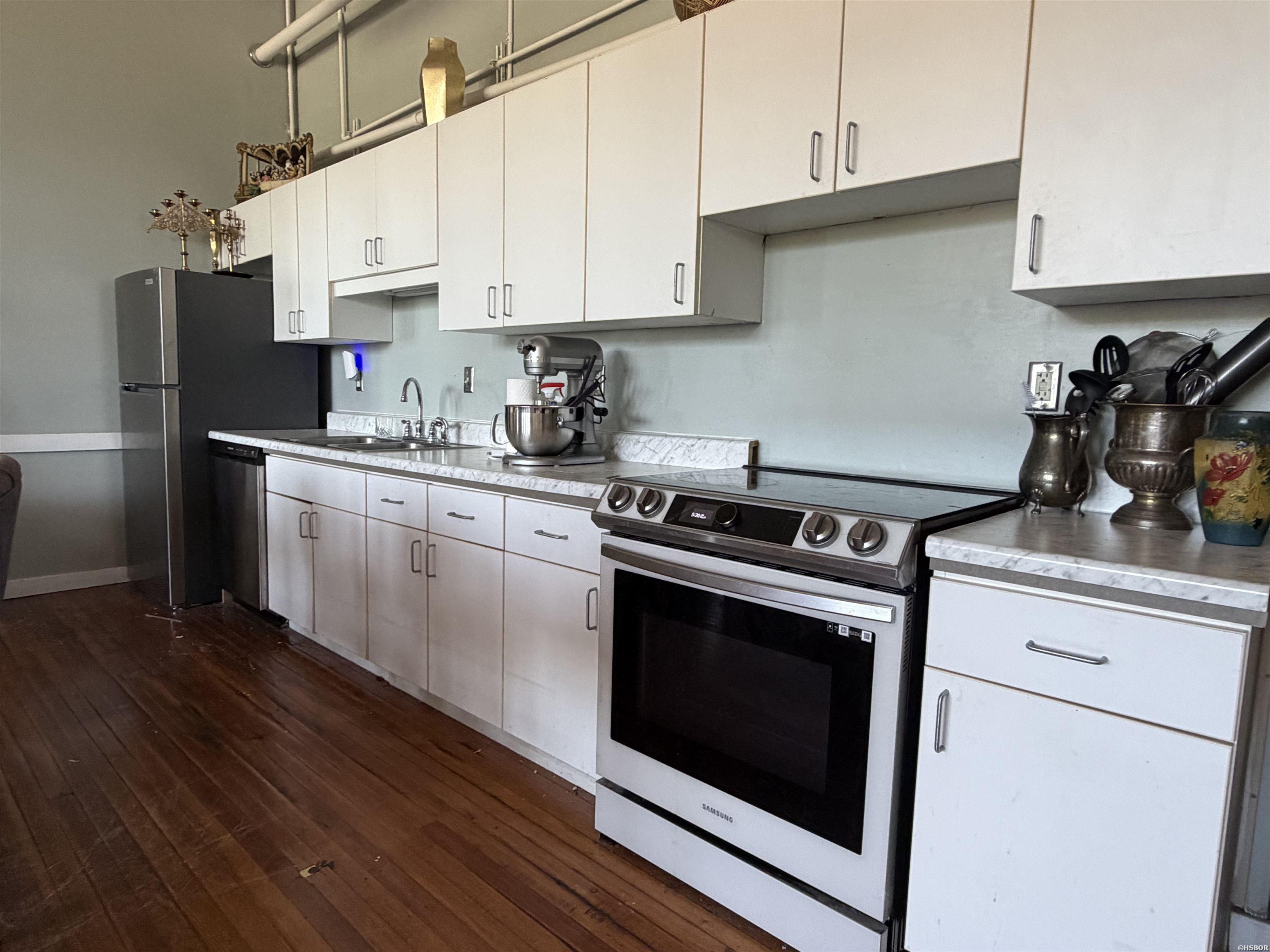 125 Oak Street Property Photo 28