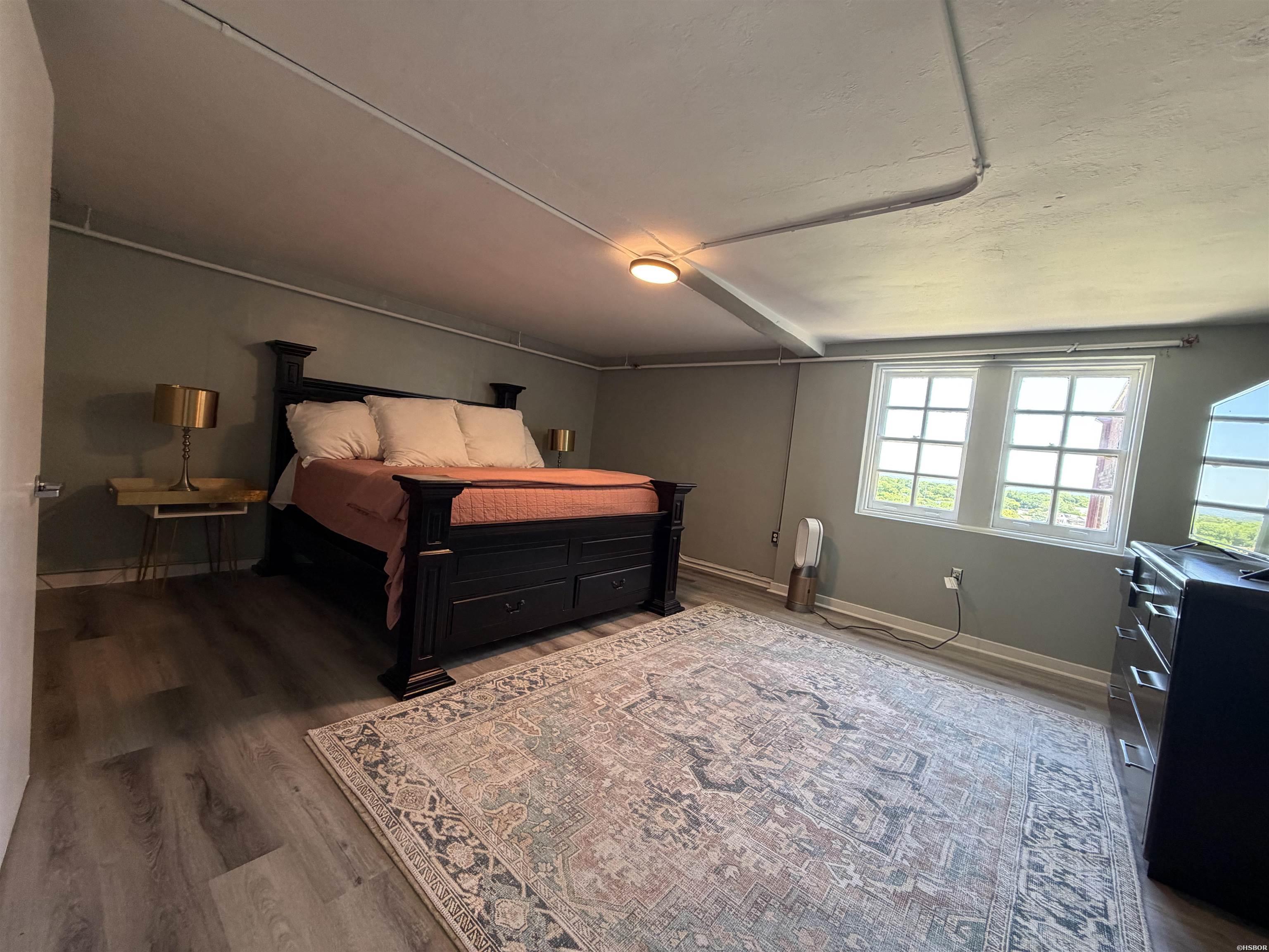 125 Oak Street Property Photo 31