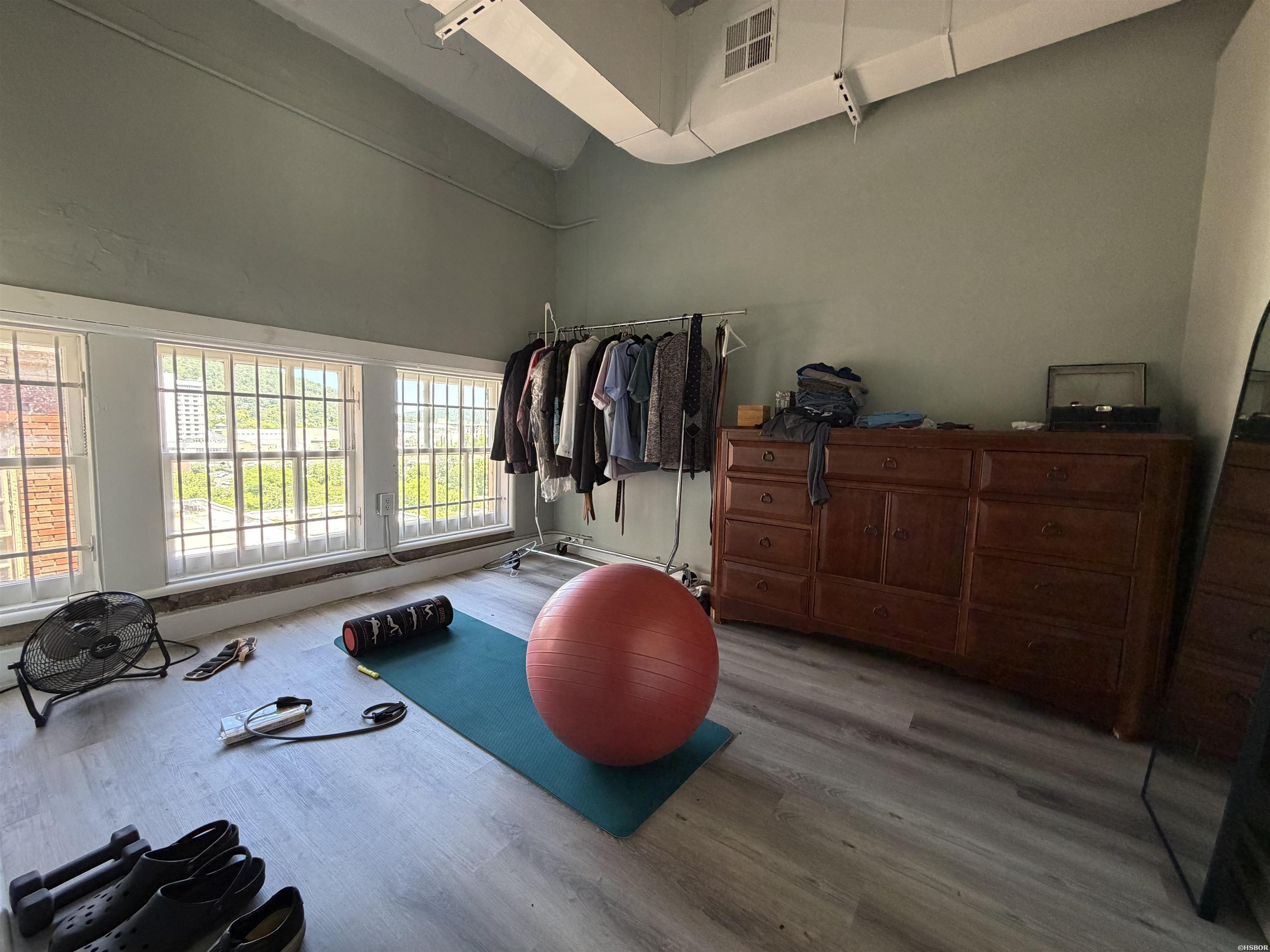 125 Oak Street Property Photo 33