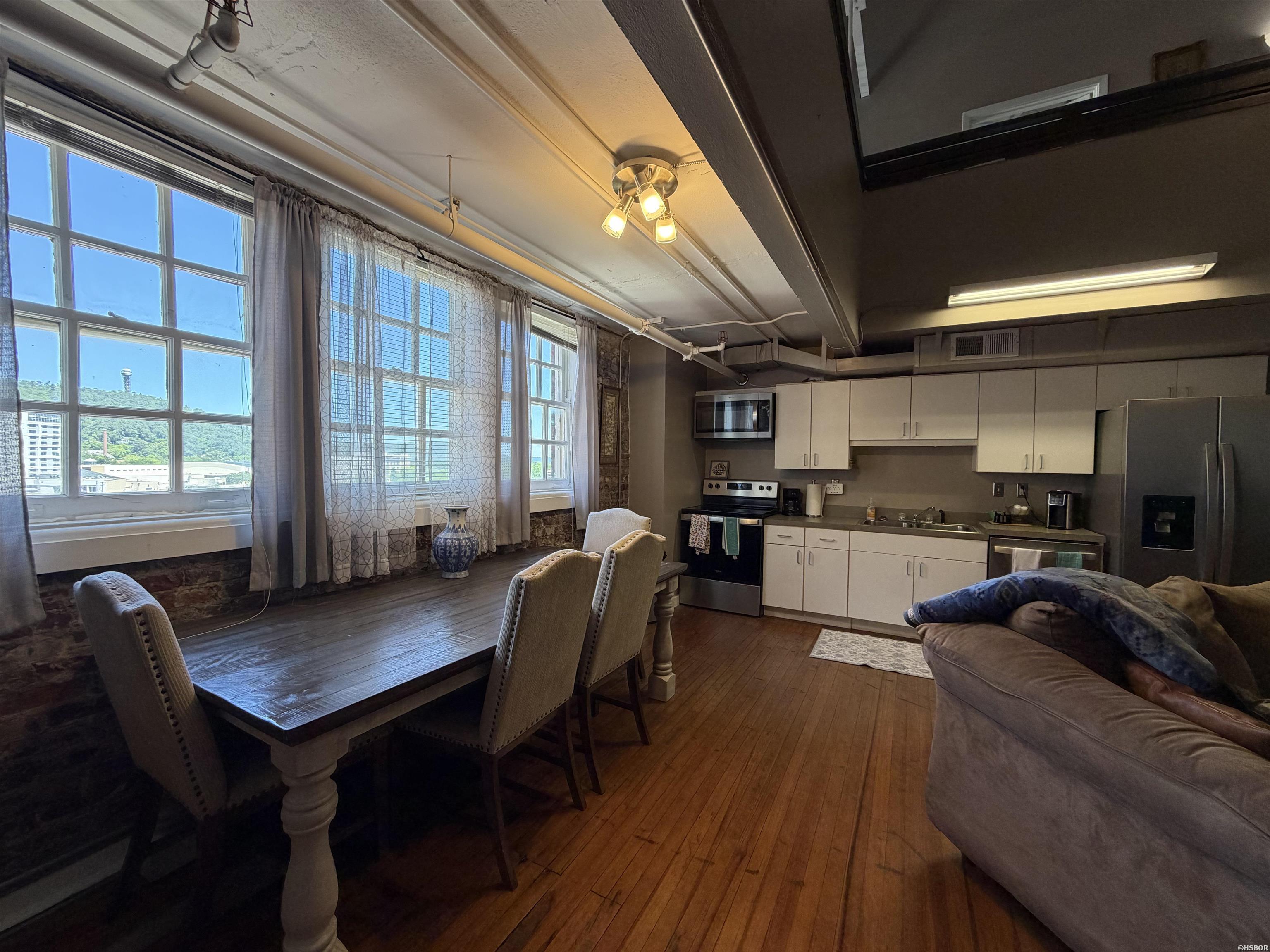 125 Oak Street Property Photo 40