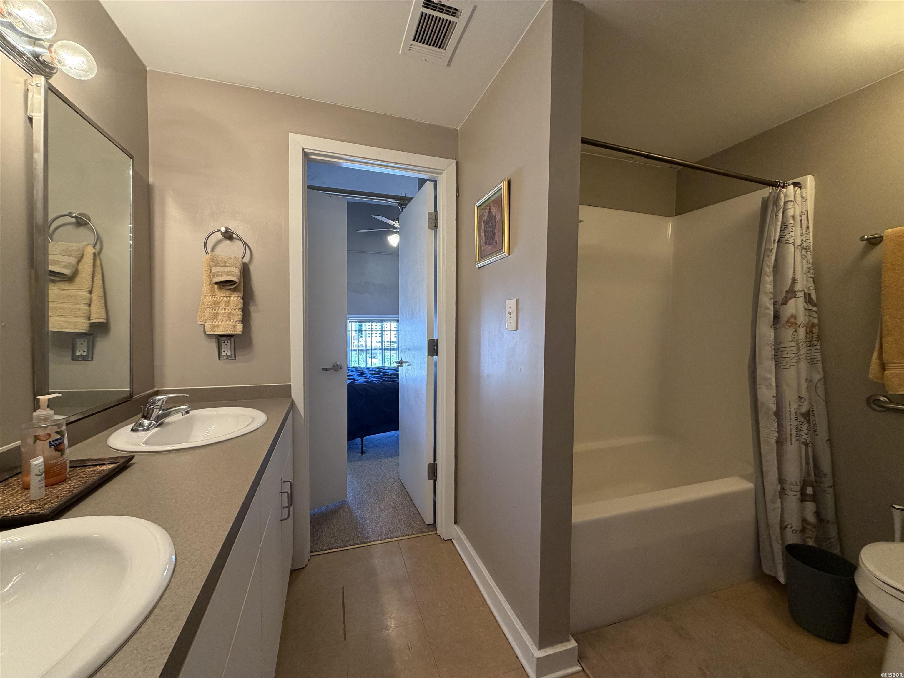 125 Oak Street Property Photo 42