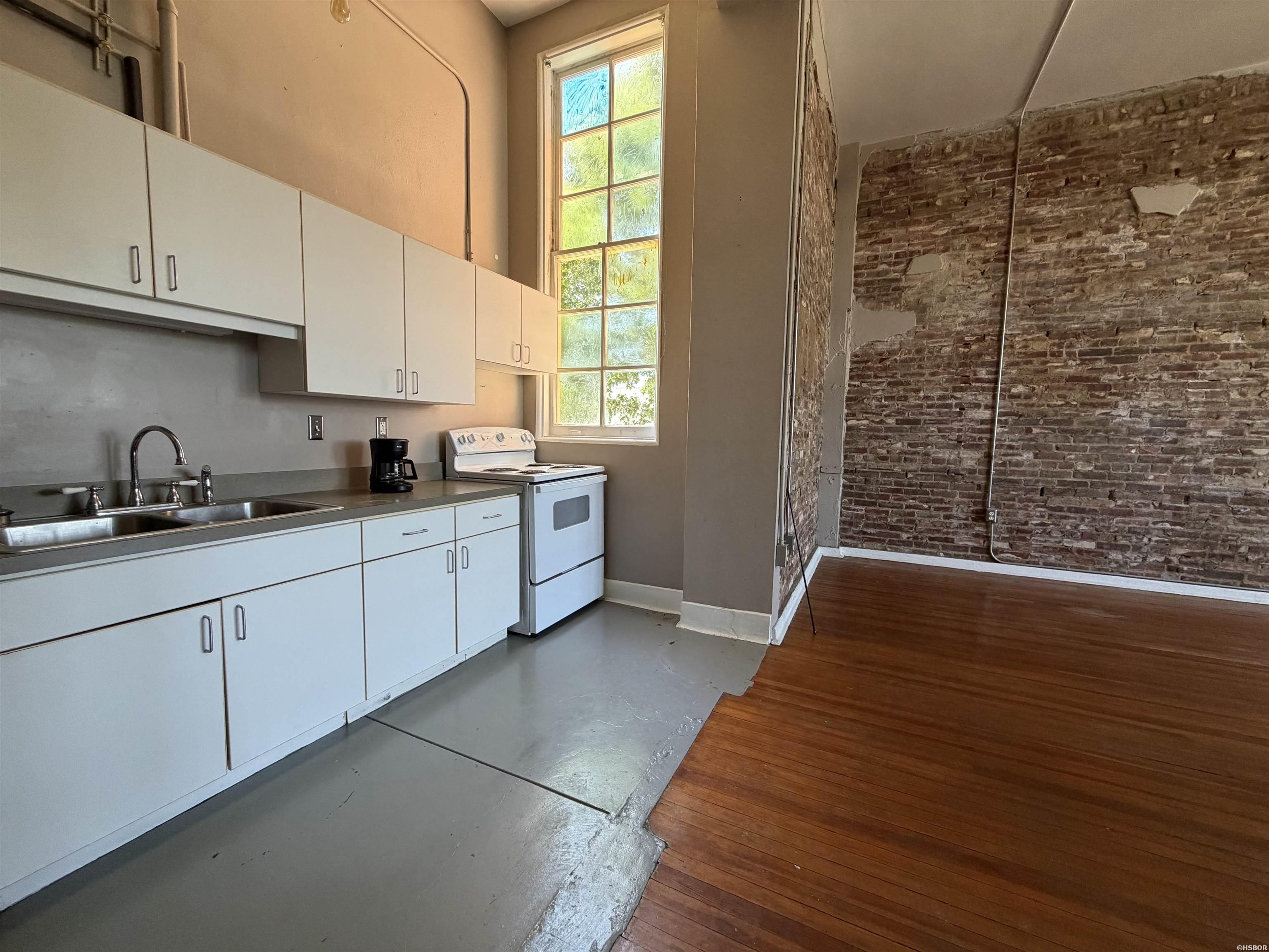 125 Oak Street Property Photo 45