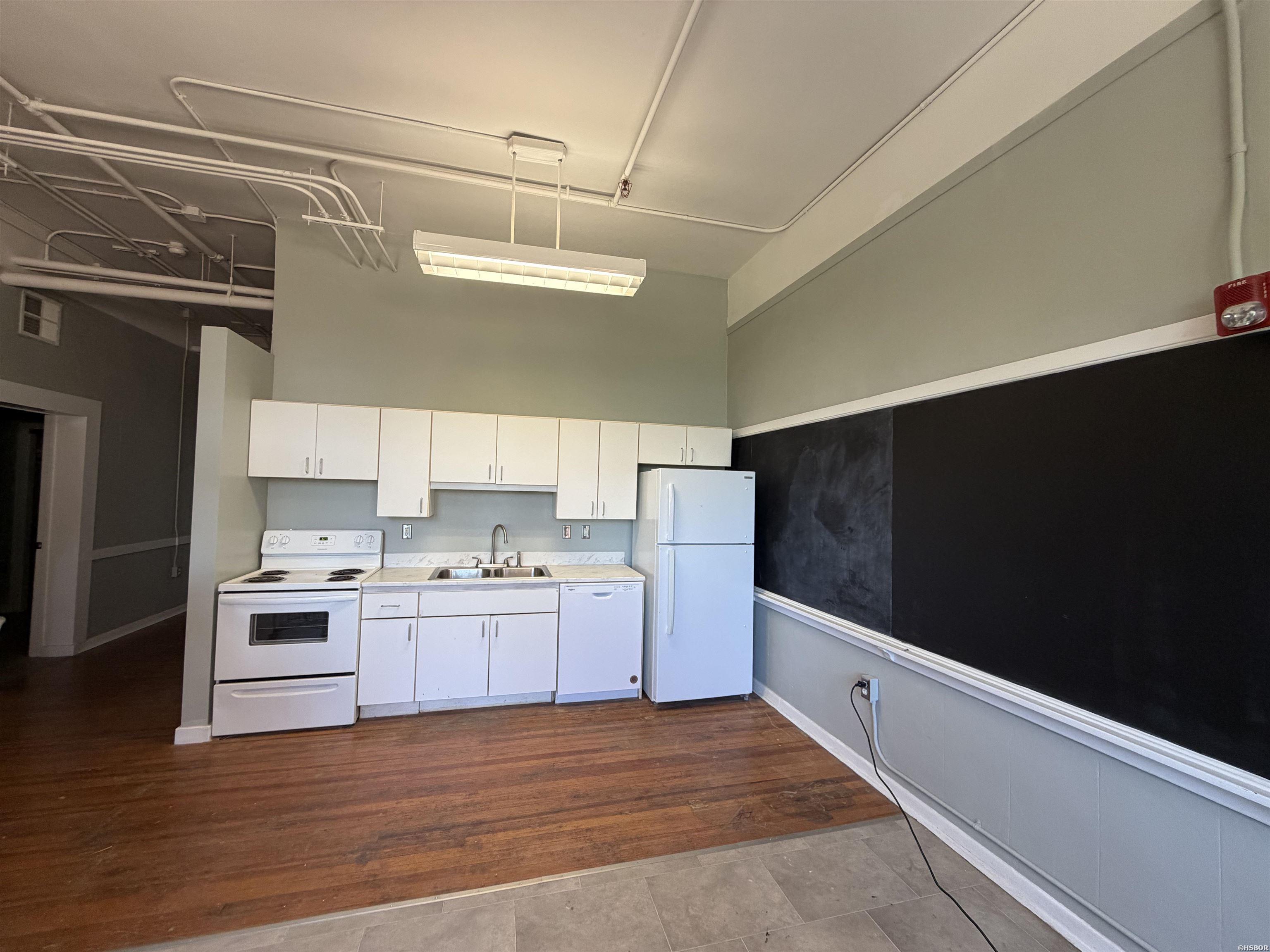 125 Oak Street Property Photo 46