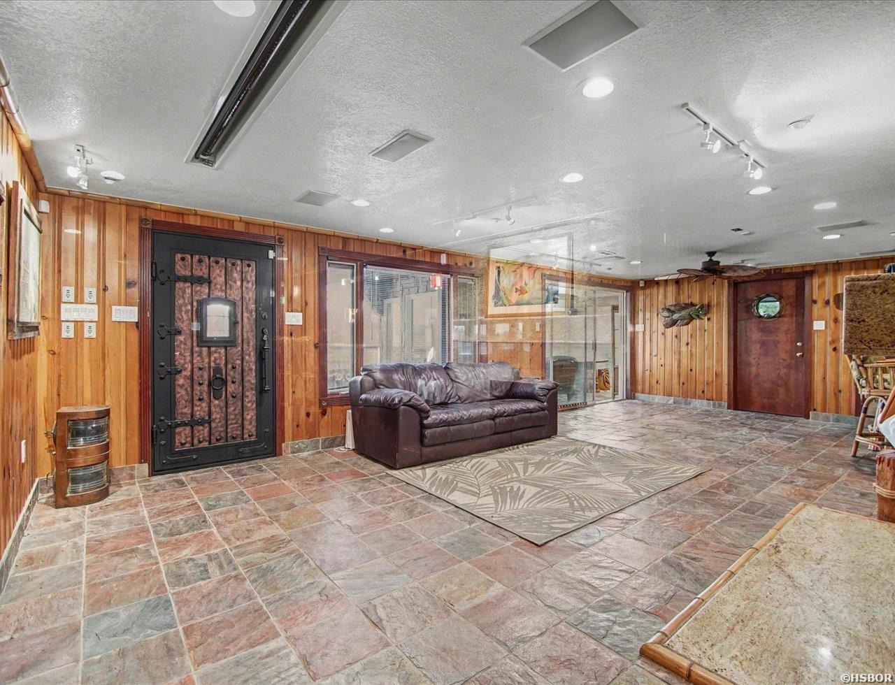 219 Daffodil Street Property Photo 26