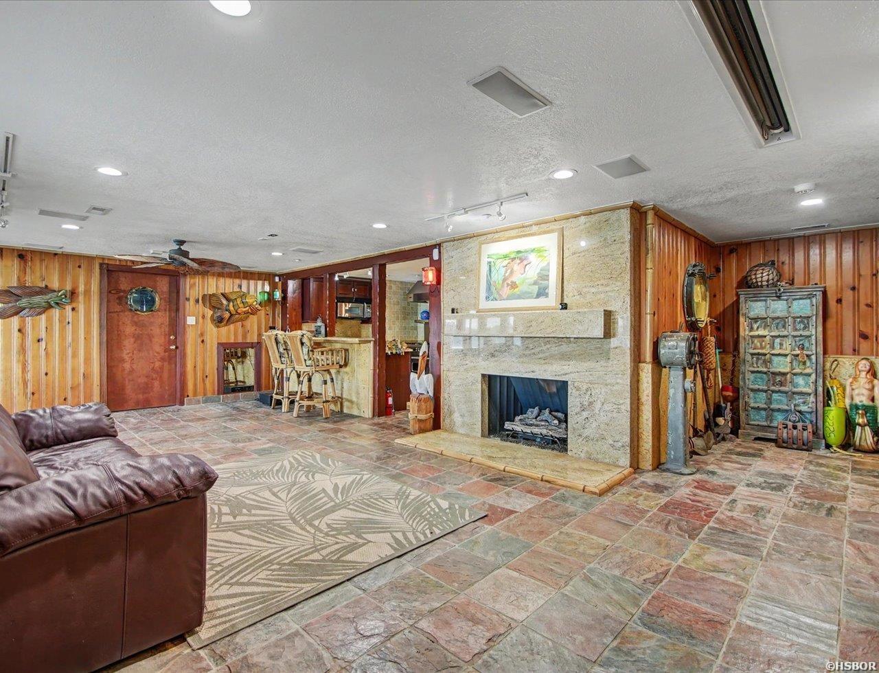 219 Daffodil Street Property Photo 27