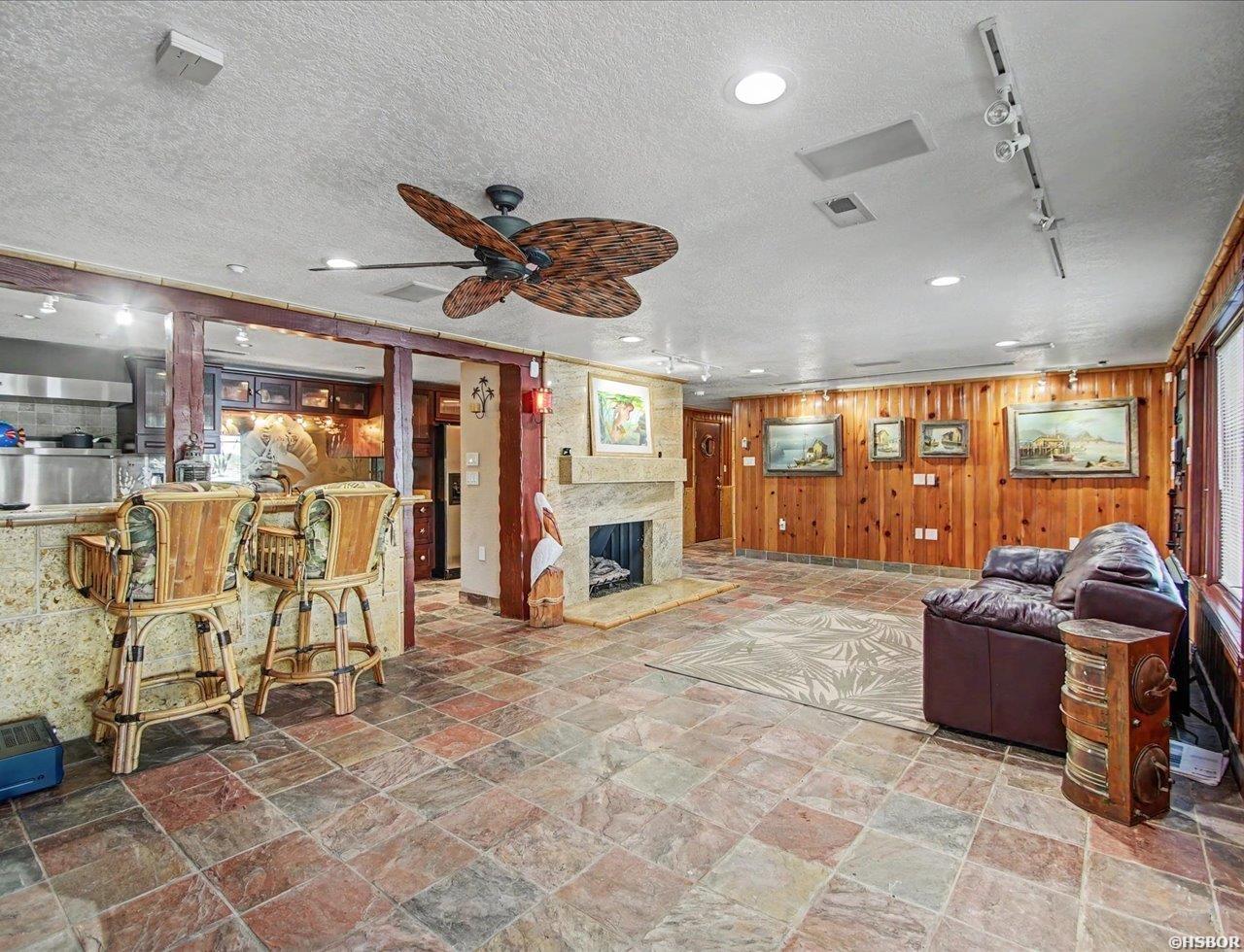 219 Daffodil Street Property Photo 28