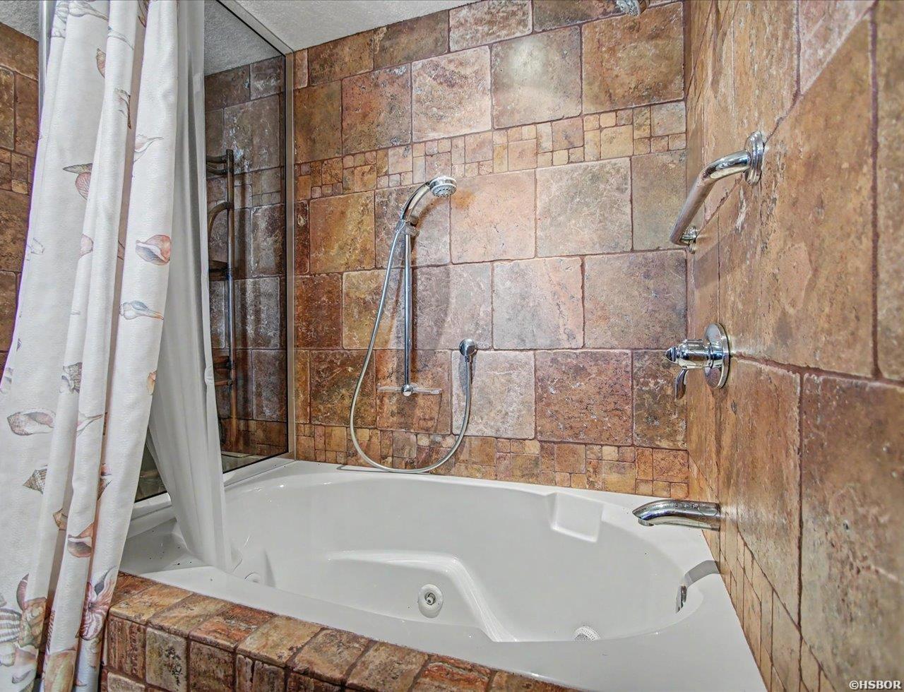 219 Daffodil Street Property Photo 32
