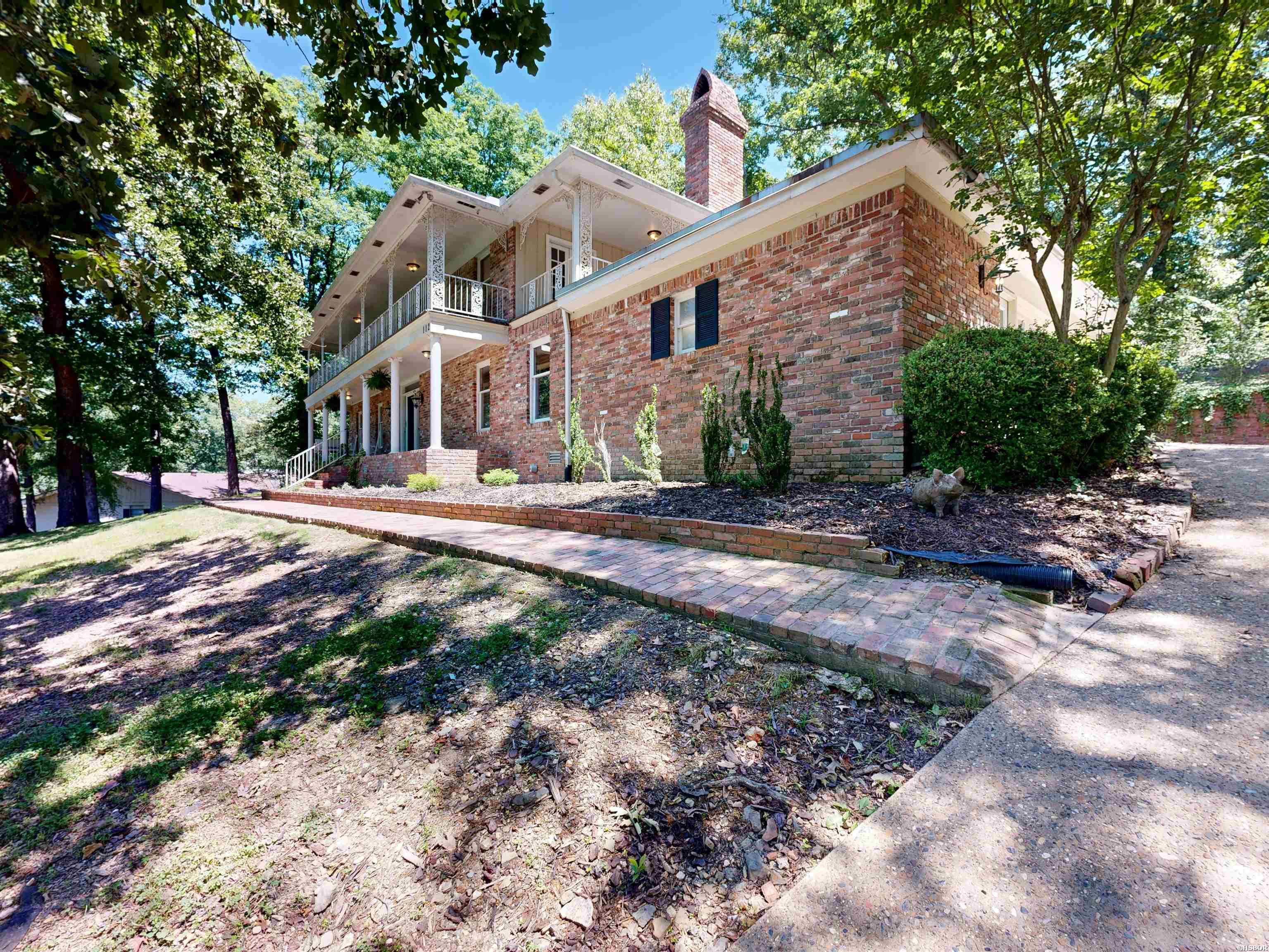112 Leigh Circle Property Photo 3