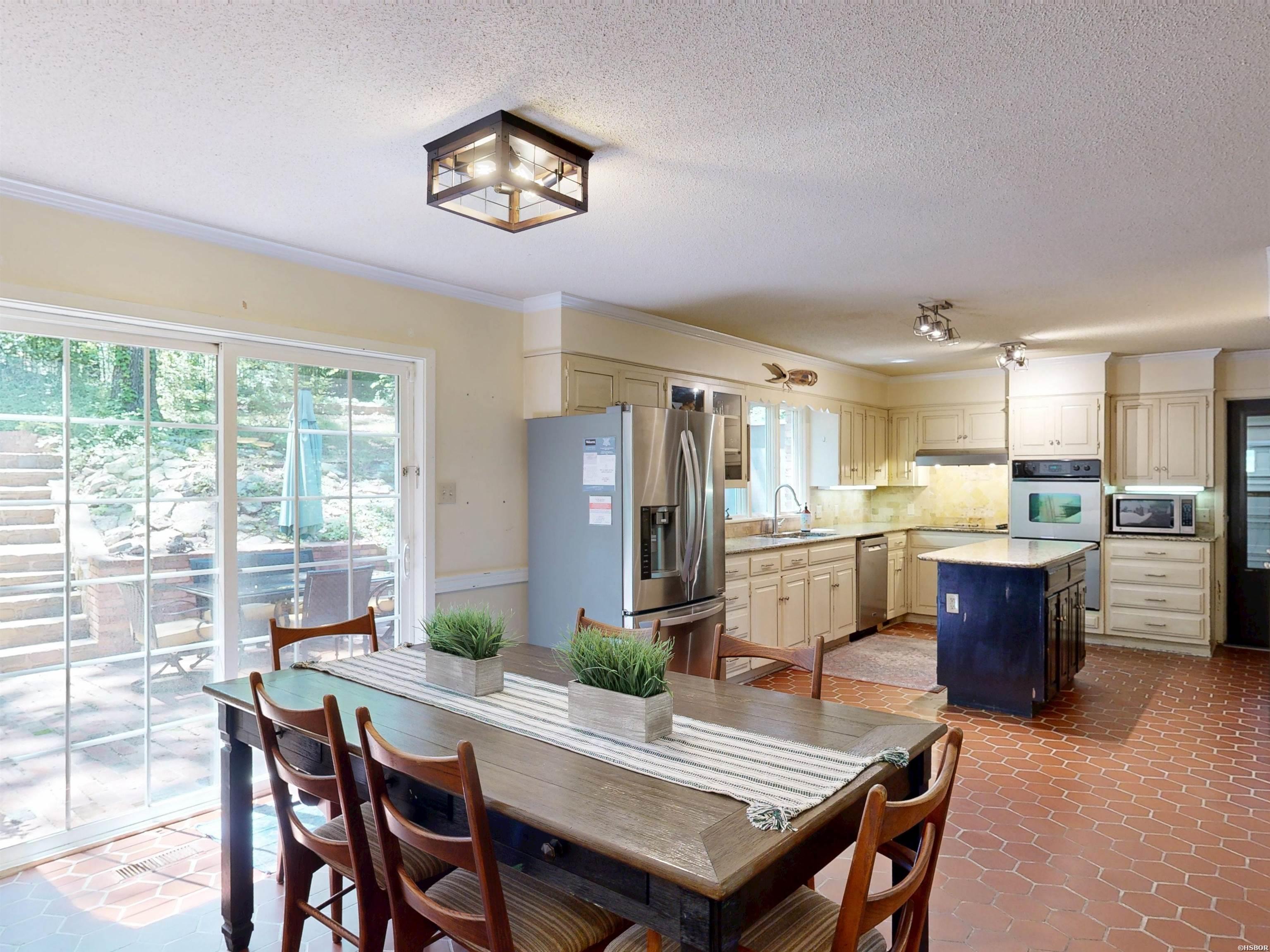 112 Leigh Circle Property Photo 10