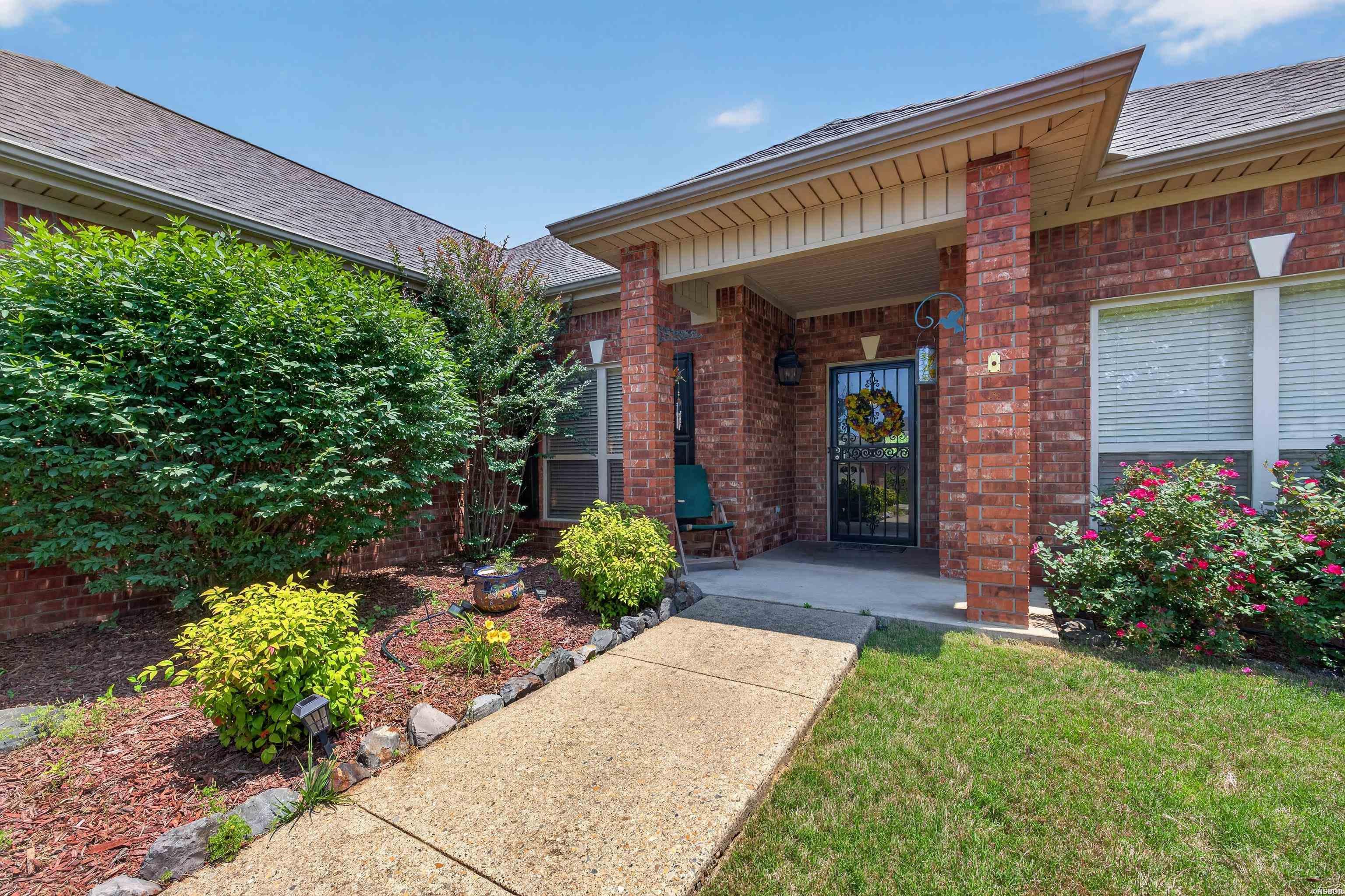 114 Sand Pebble Property Photo 3