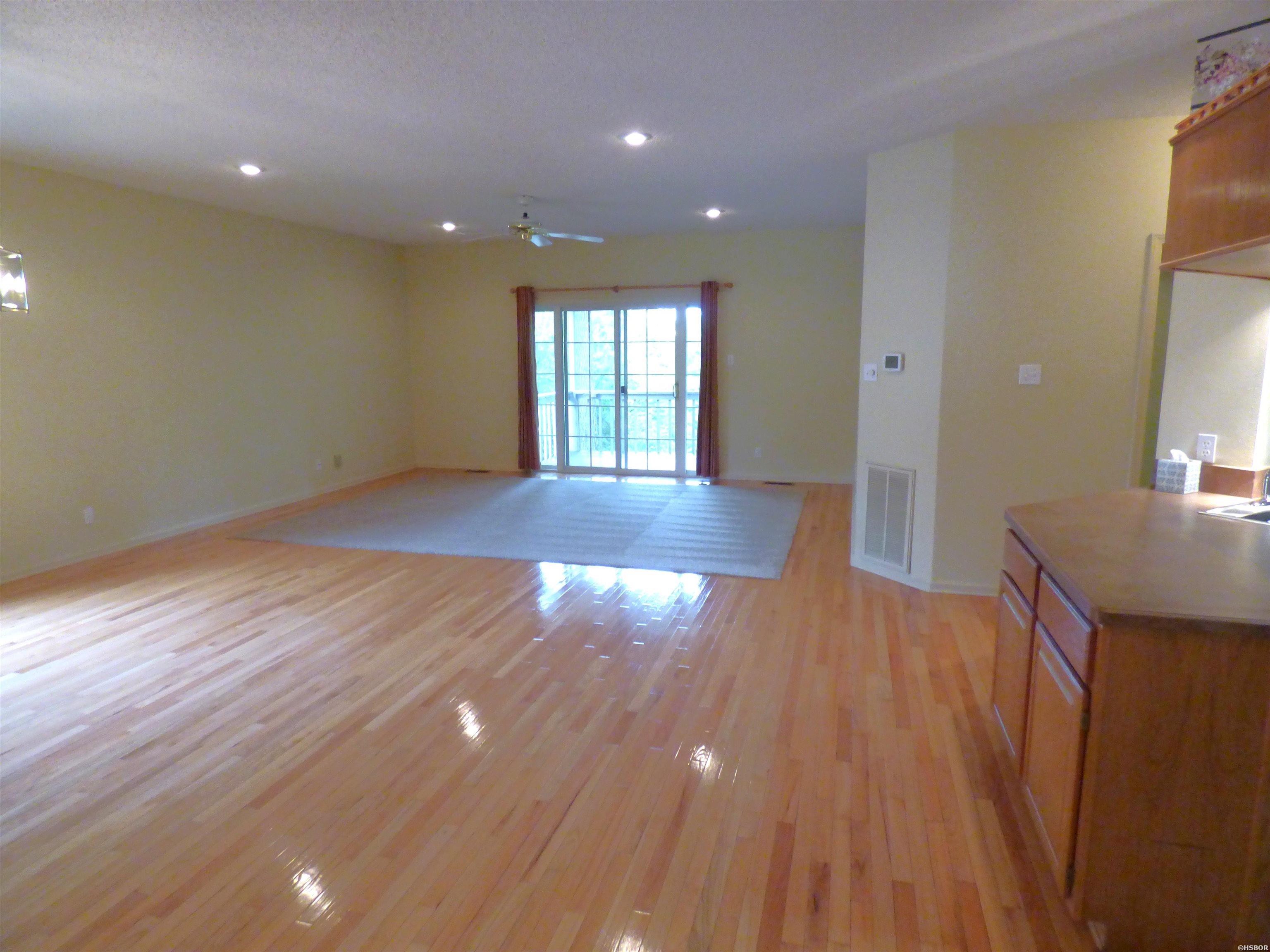103 Creekview Terrace Property Photo 7