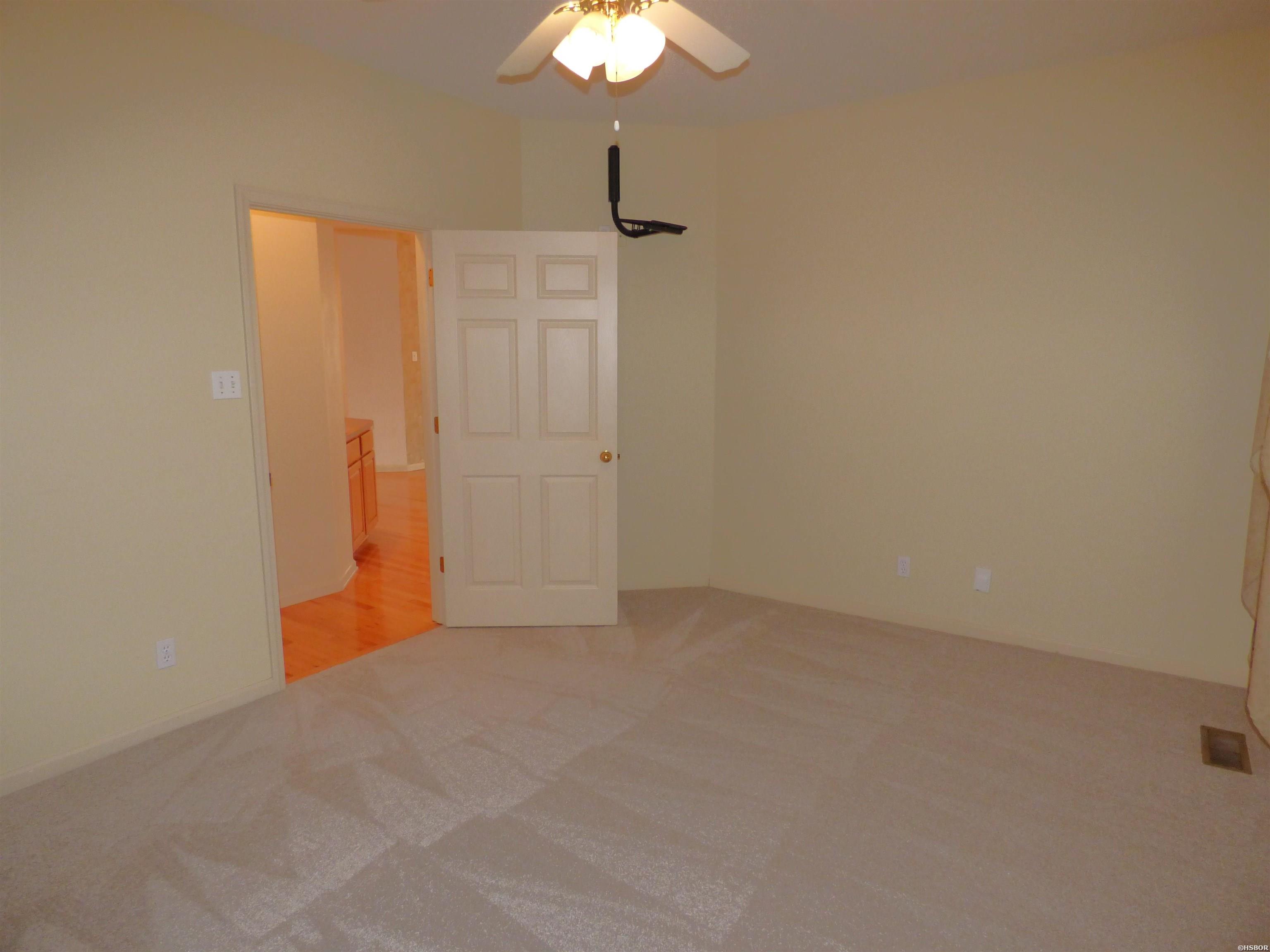 103 Creekview Terrace Property Photo 28