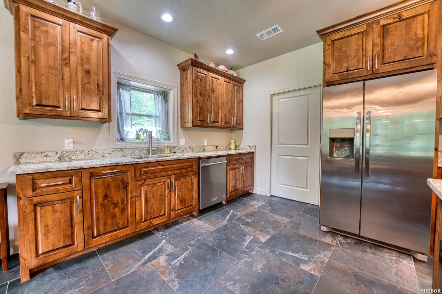 316 Stihl Road Property Photo 4