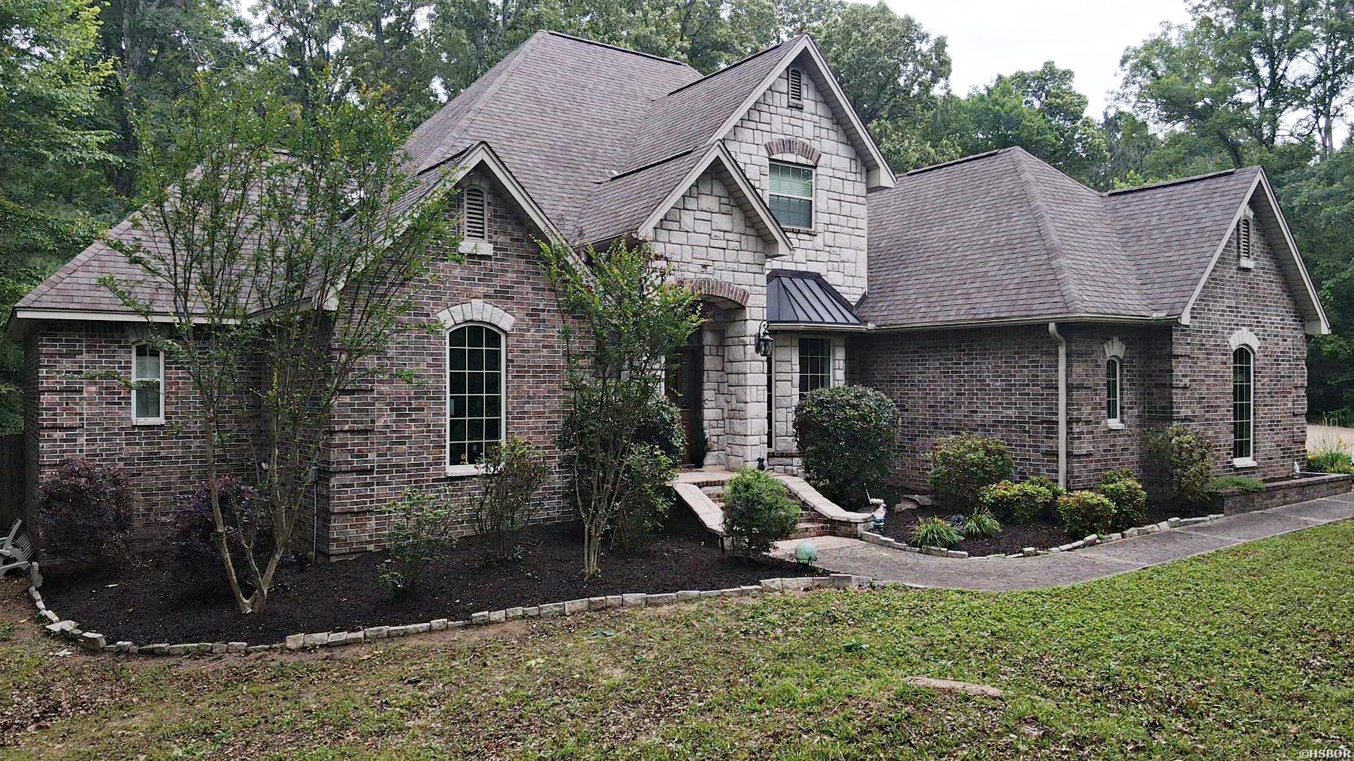 111 Apple Blossom Drive Property Photo 2
