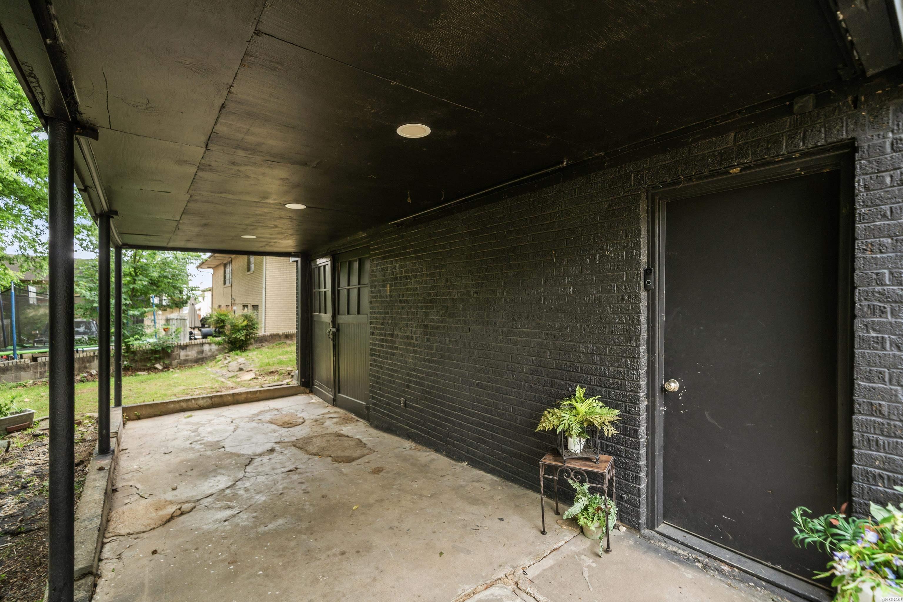 301 Summer Street Property Photo 9