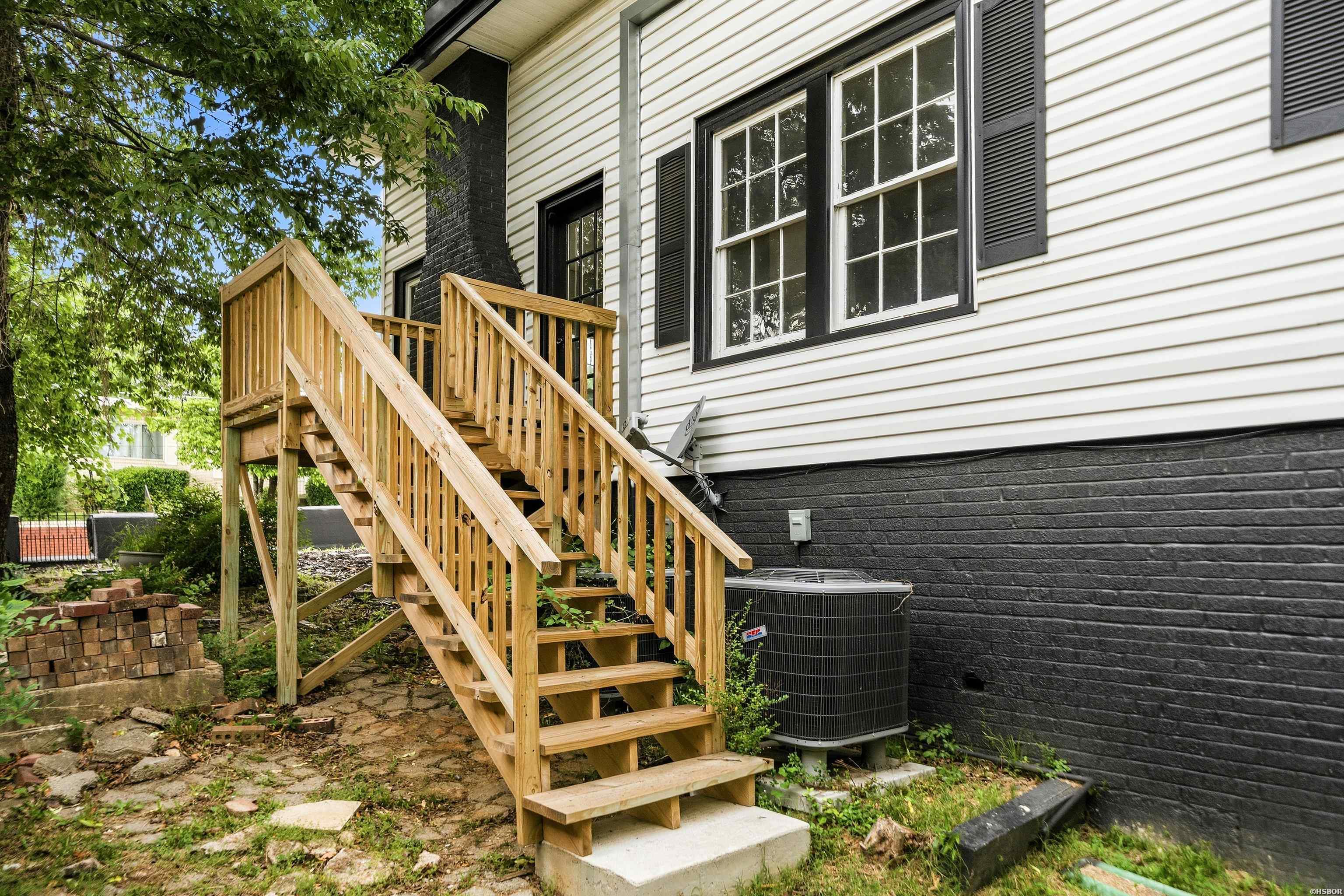 301 Summer Street Property Photo 10
