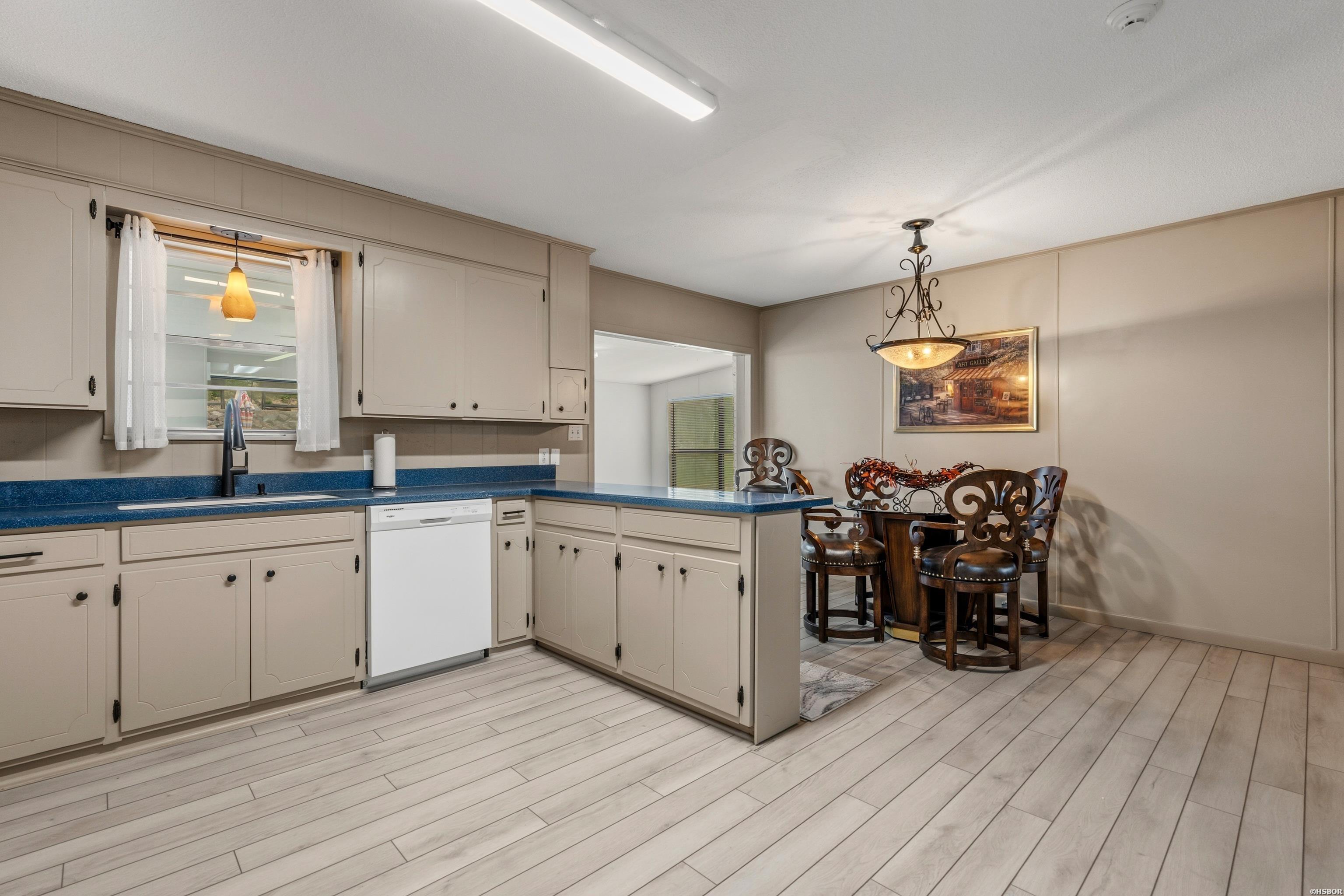 140 Amity Road Property Photo 15