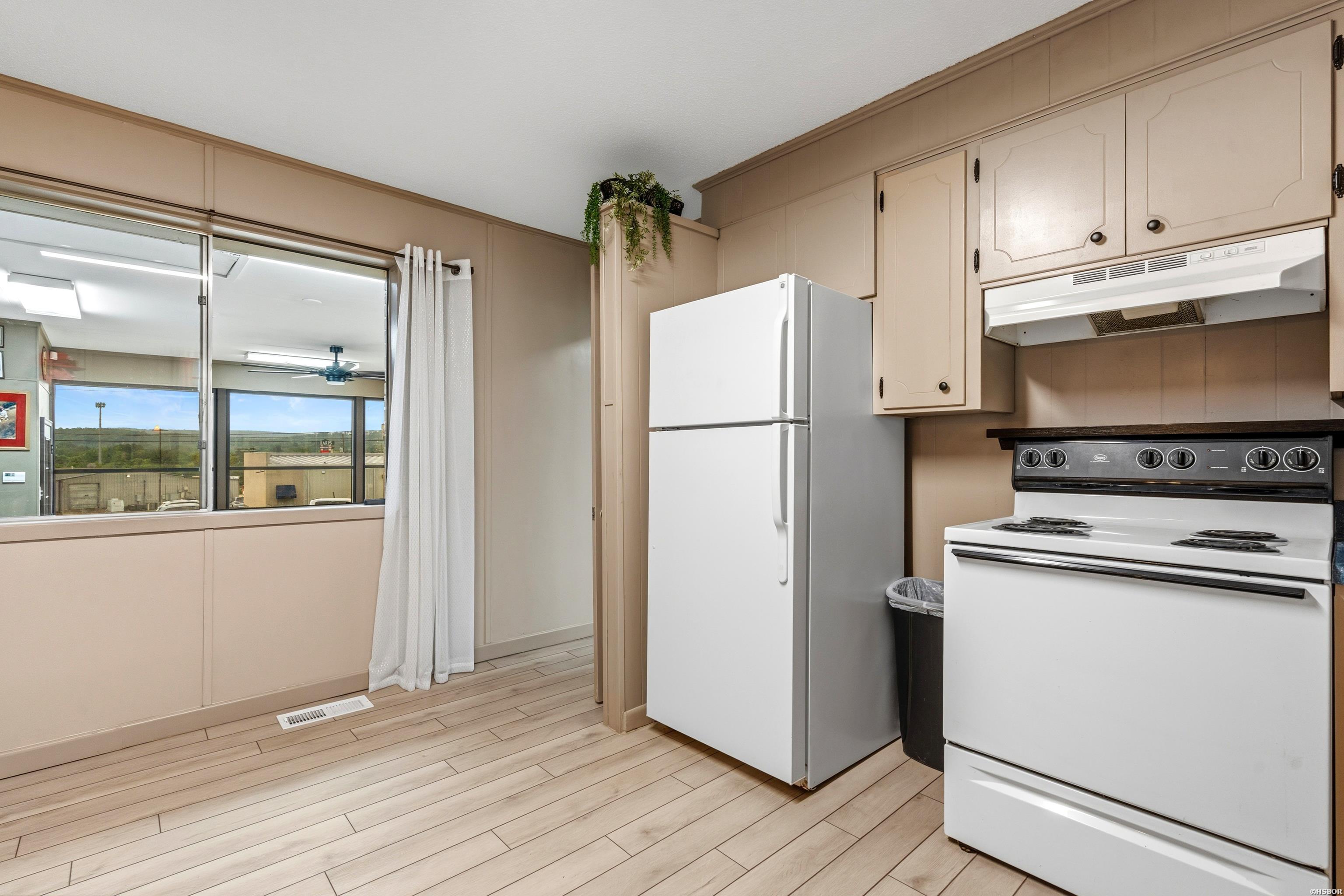 140 Amity Road Property Photo 17