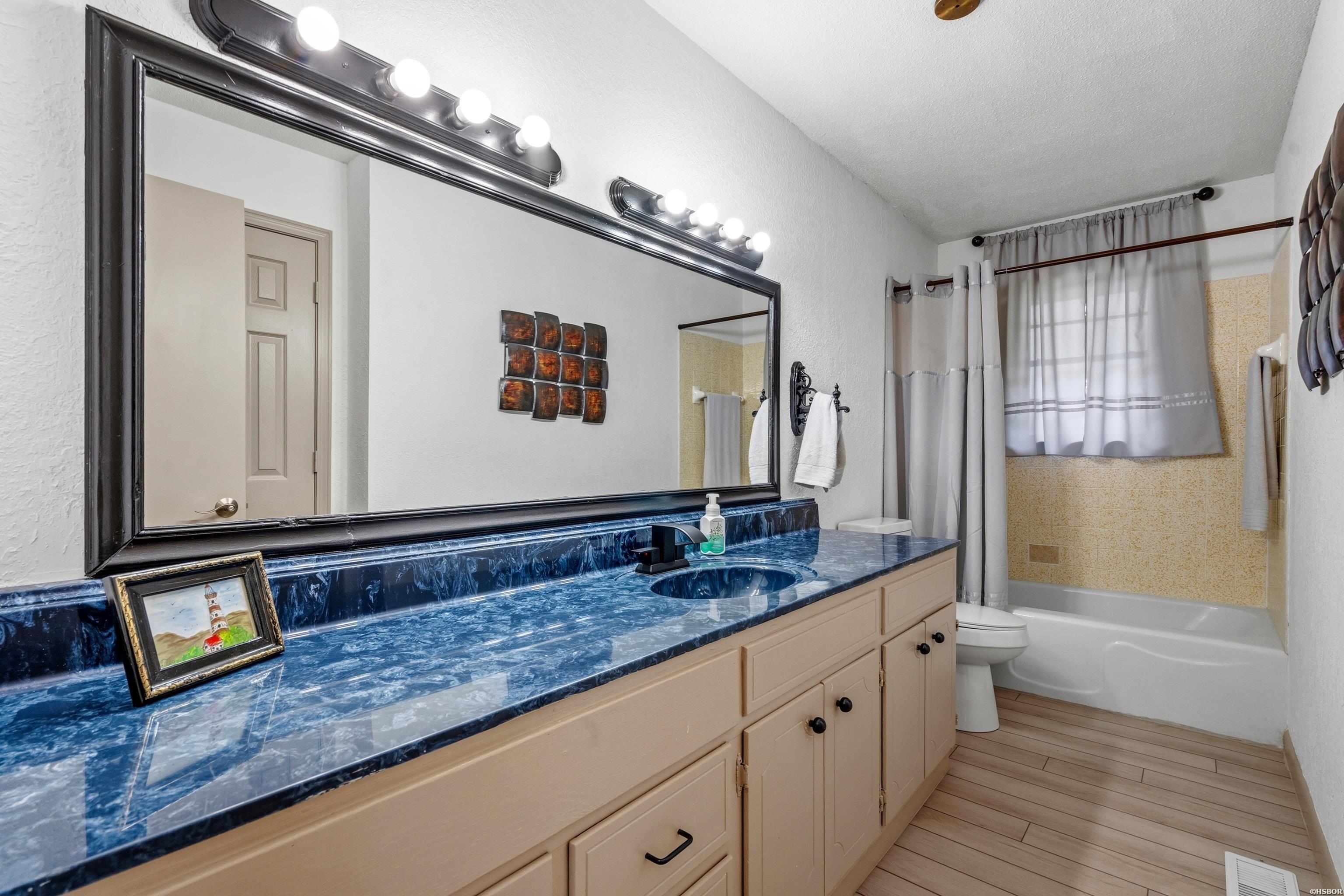 140 Amity Road Property Photo 27